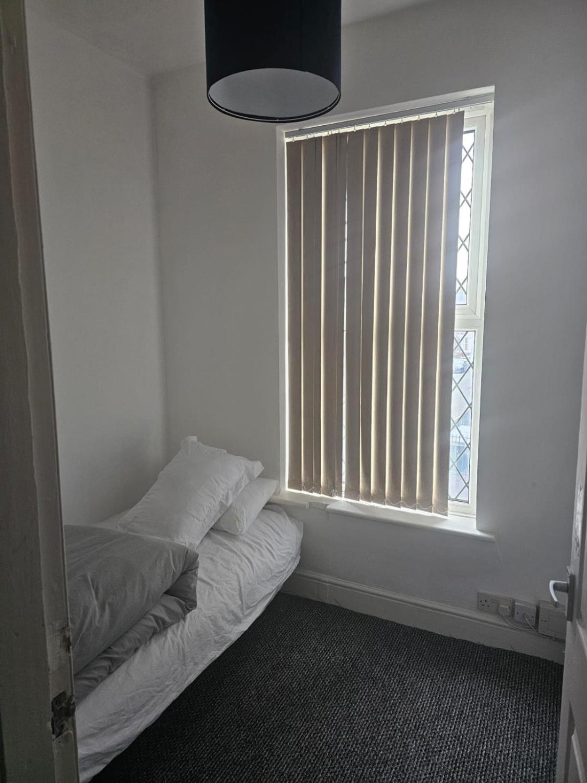 Apartment Spacious Anfield
