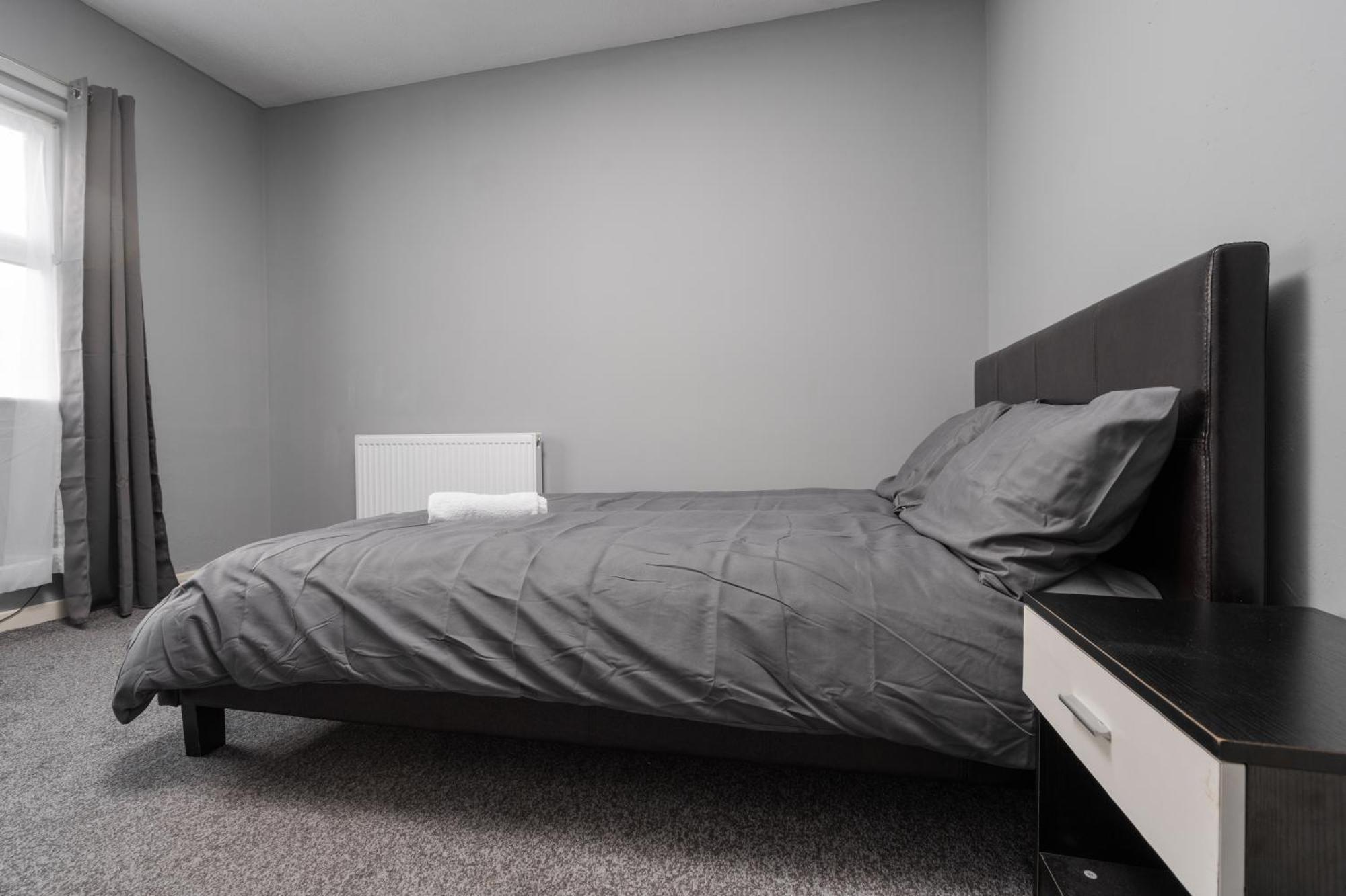 Apartment Serviced By Tomla- Free Parking Liverpool
