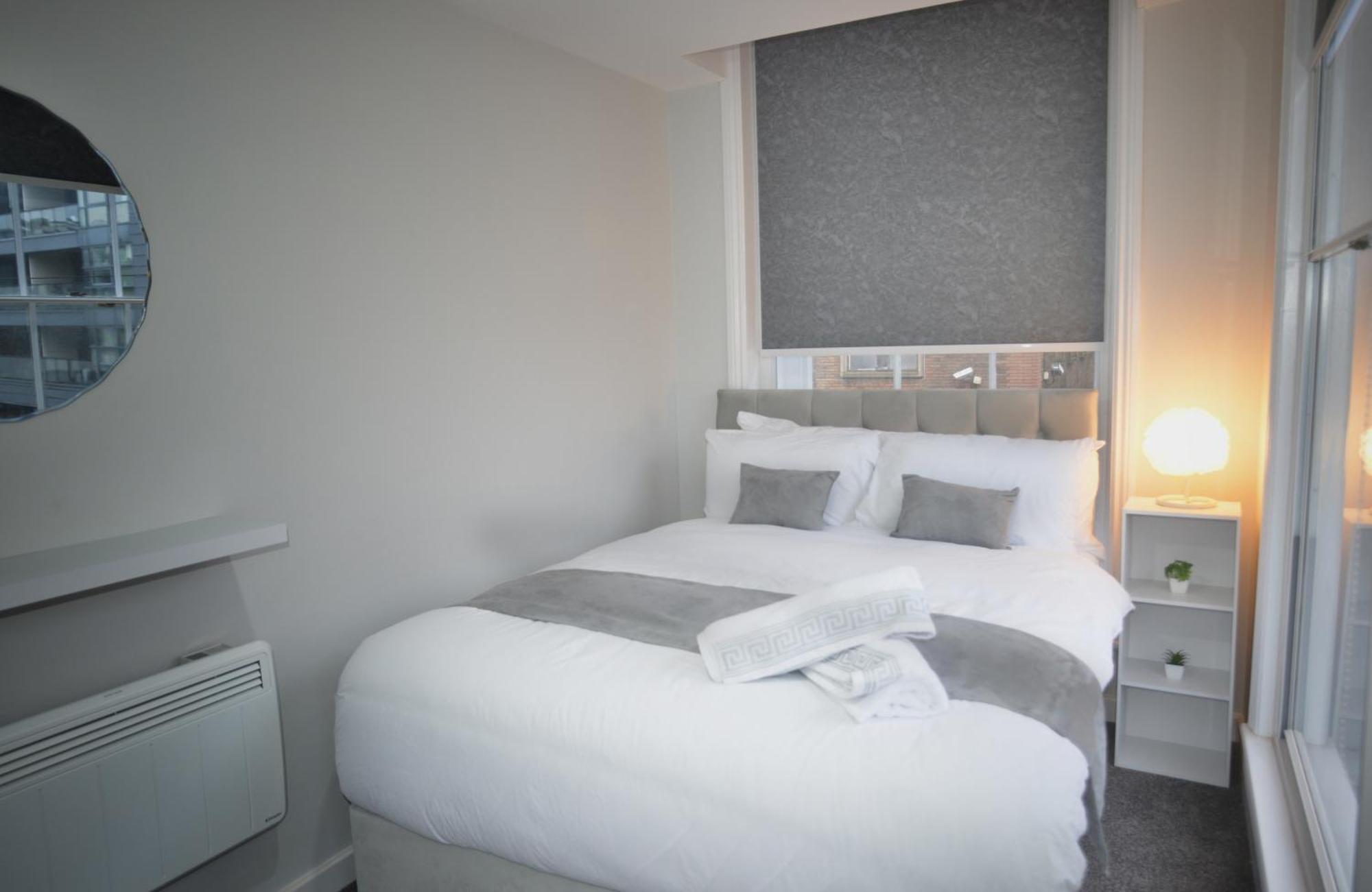Gem - Stylish 1-bed With Sofa Bed, Sleeps 4 - Ideal For Groups & Getaways *