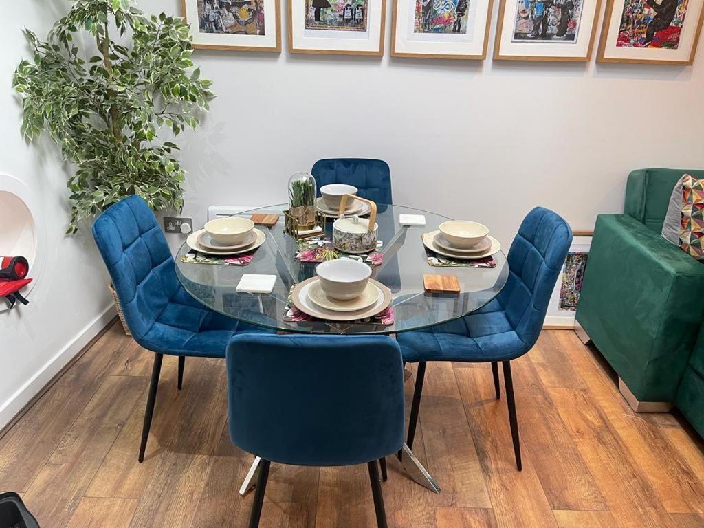 Fantastic Centre Apartments, Fenwick Street Apartment *