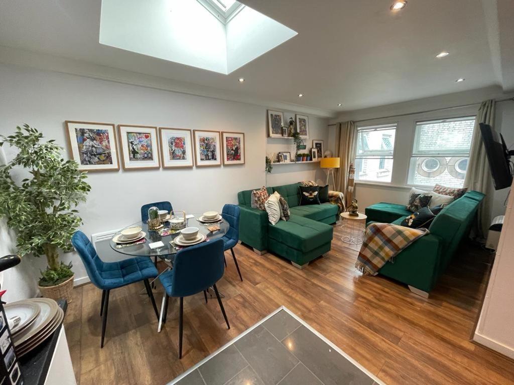 Apartment Fantastic Centre Apartments, Fenwick Street *