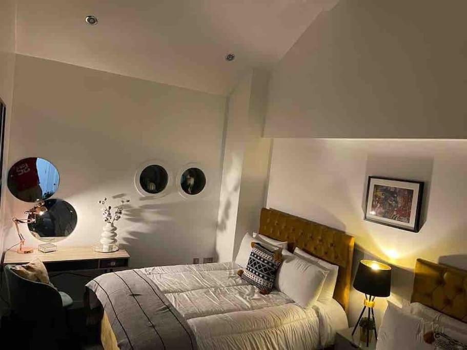 Fantastic Centre Apartments, Fenwick Street *