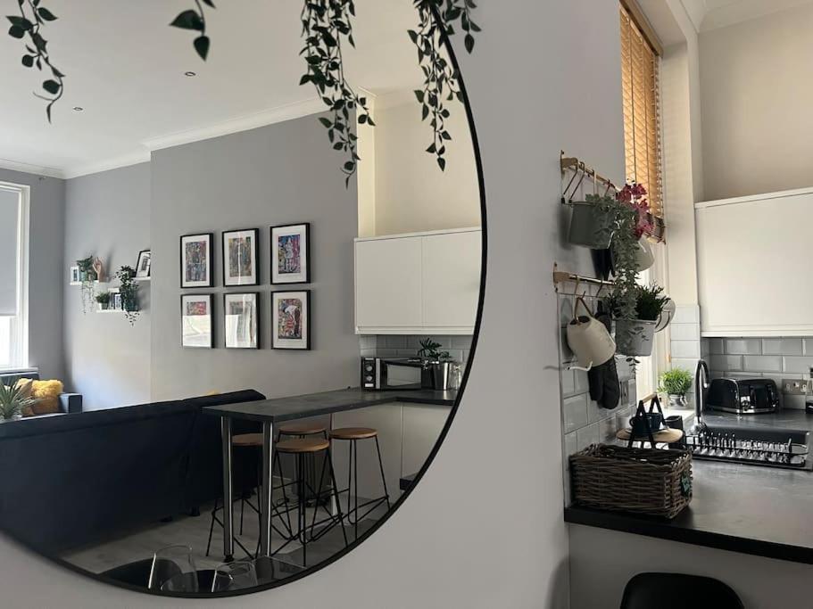 Fantastic Centre Apartments, Fenwick Street *