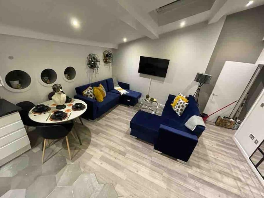 Apartment Fantastic Centre Apartments, Fenwick Street *