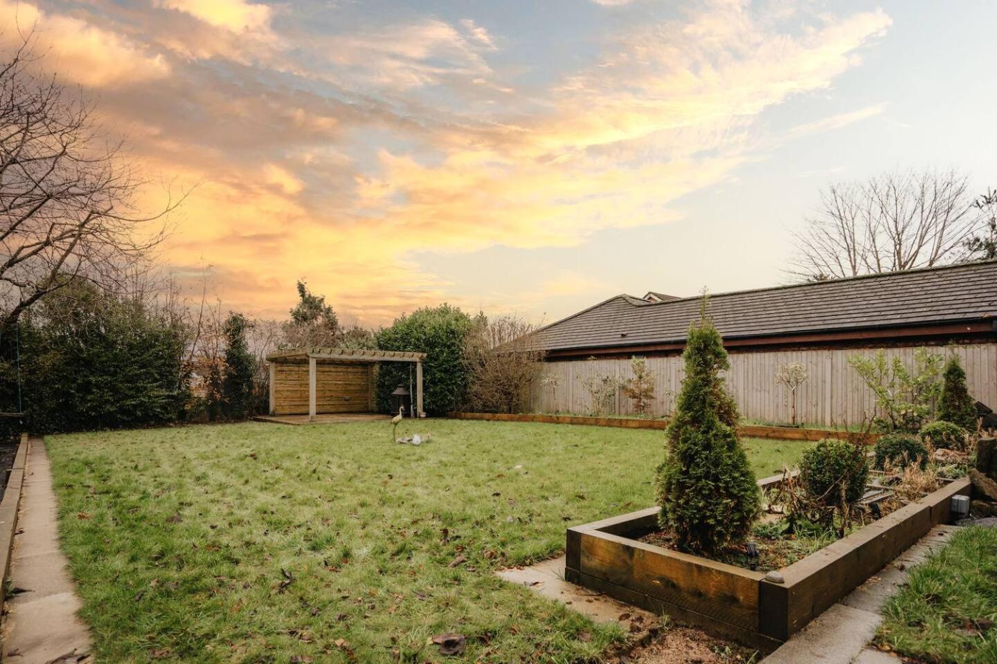 Historic Retreat With Large Garden Free Parking *