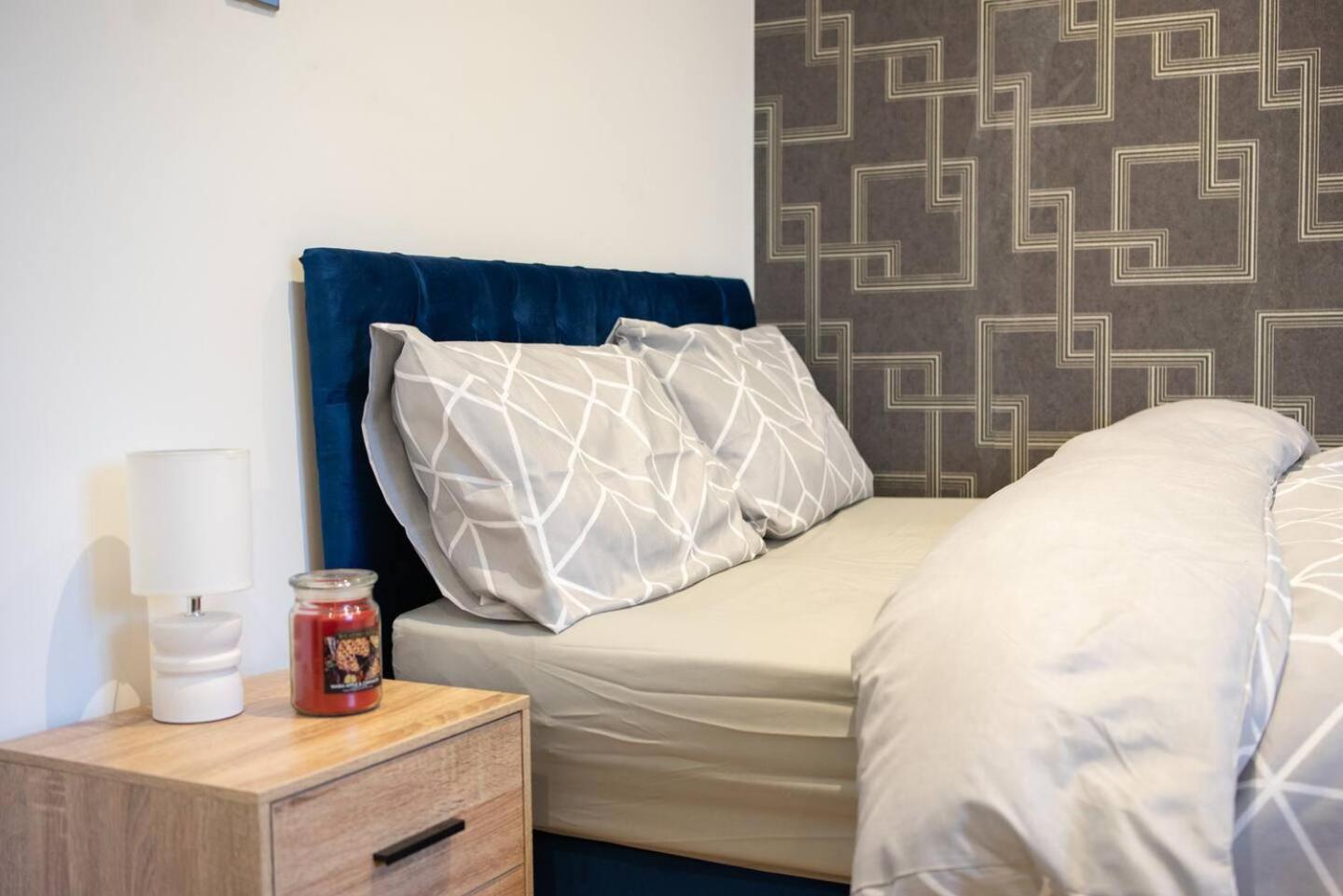 1st Floor Opposite Bombed Out Church * Liverpool