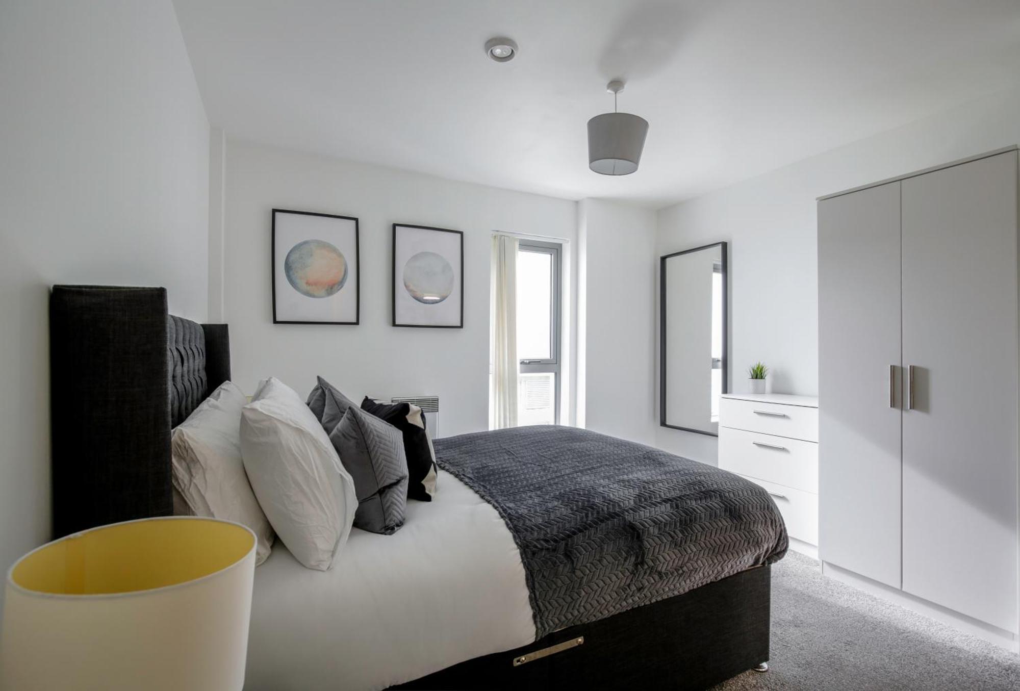 Henry Street Luxe By Bold