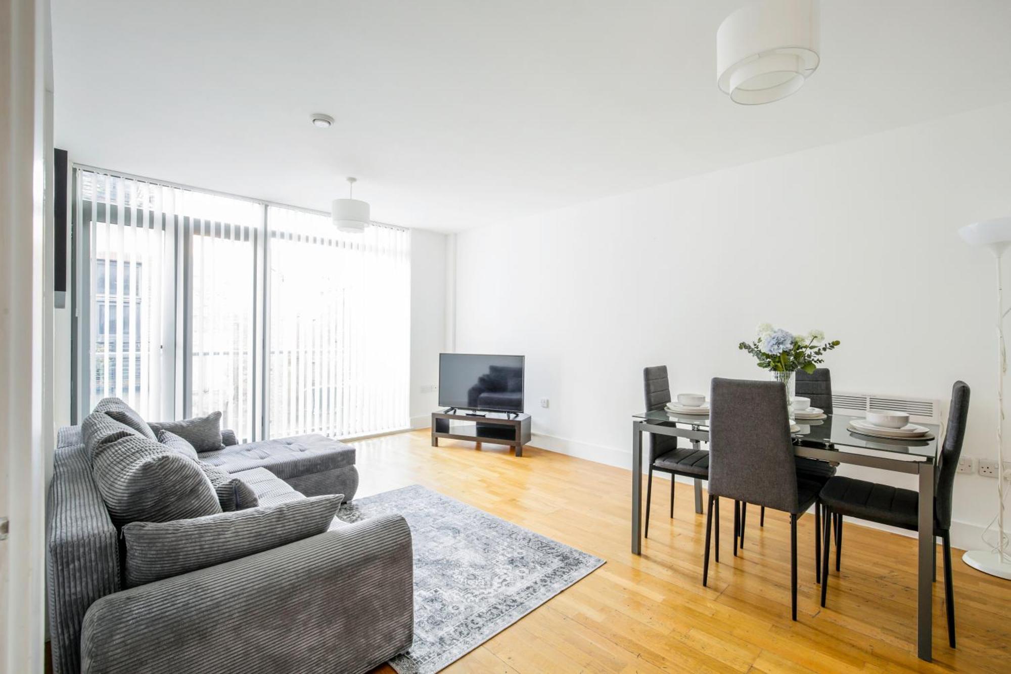 Henry Street Luxe By Bold *
