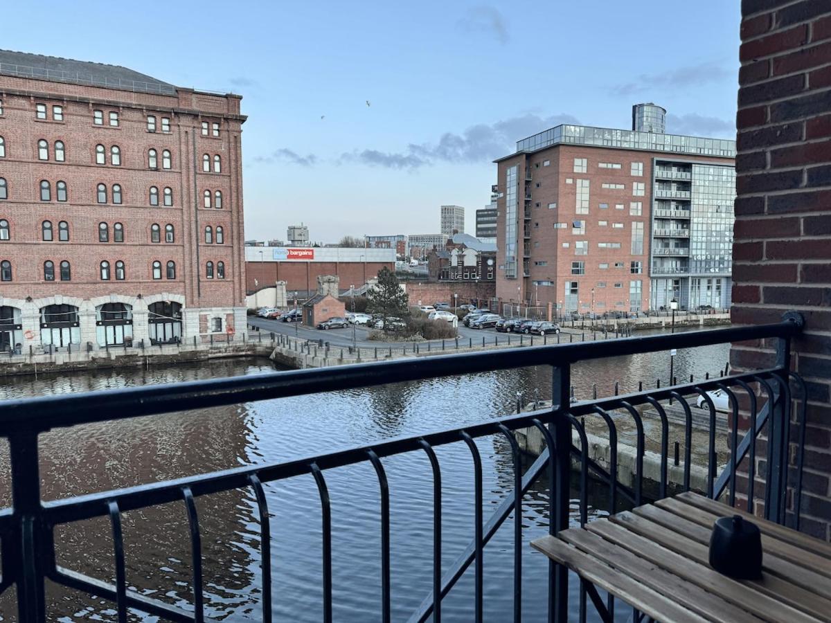 Balcony Waterfront View, 2 Bath, Free Parking * Liverpool