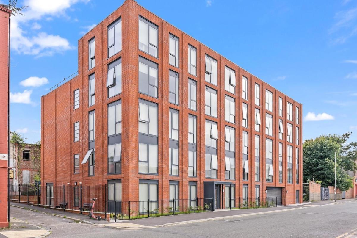 Apartment Stylish 2 Bedroom Apartment, Free Parking, L3 Area, Close To Centre, Sleeps 4