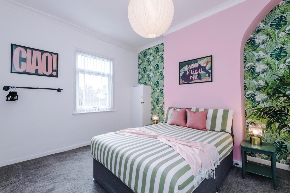 Anfield Townhouse Sleeps 12 7min Walk To Stadium Holiday home