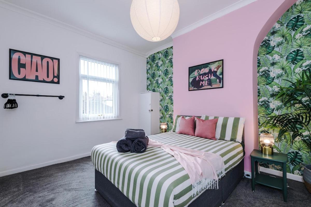 Holiday home Anfield Townhouse Sleeps 12 7min Walk To Stadium *