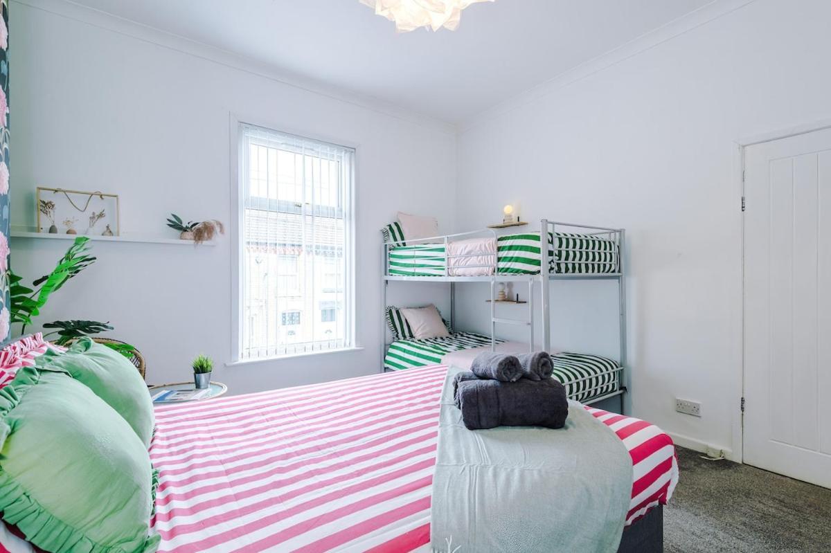 Holiday home Anfield Townhouse Sleeps 12 7min Walk To Stadium *