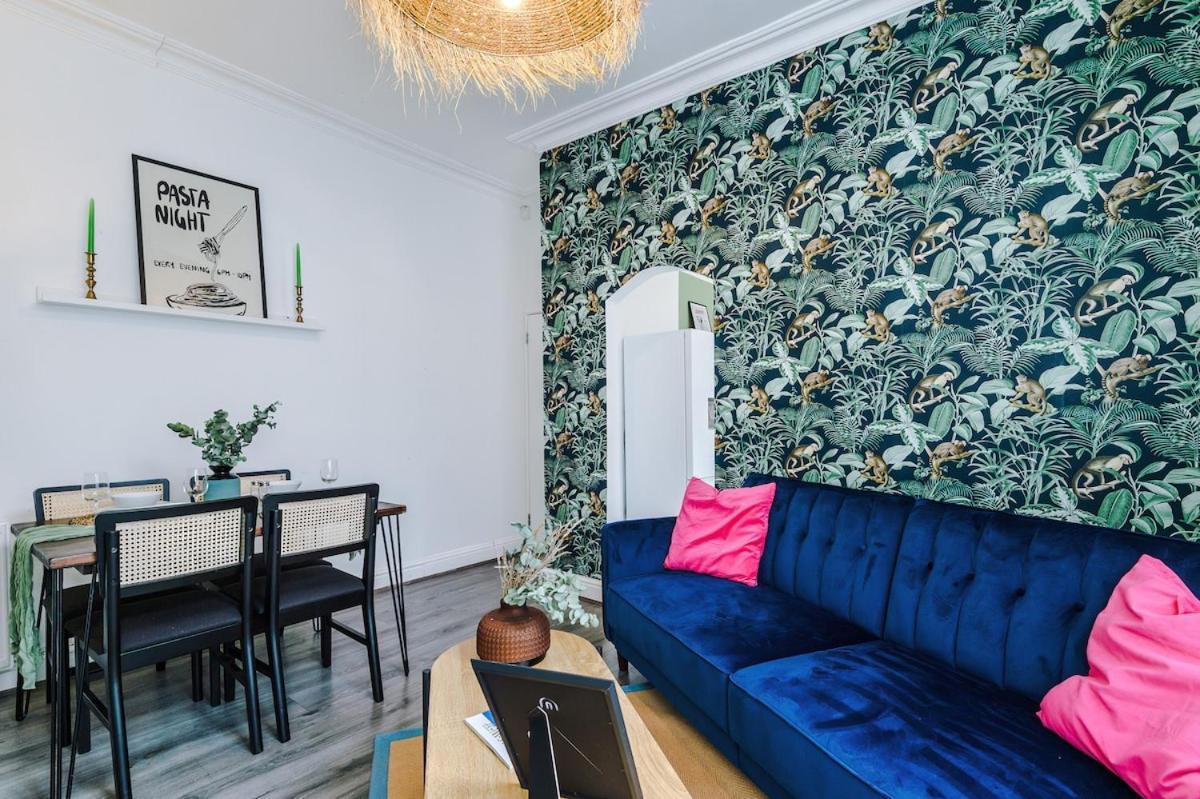 Anfield Townhouse Sleeps 12 7min Walk To Stadium Holiday home