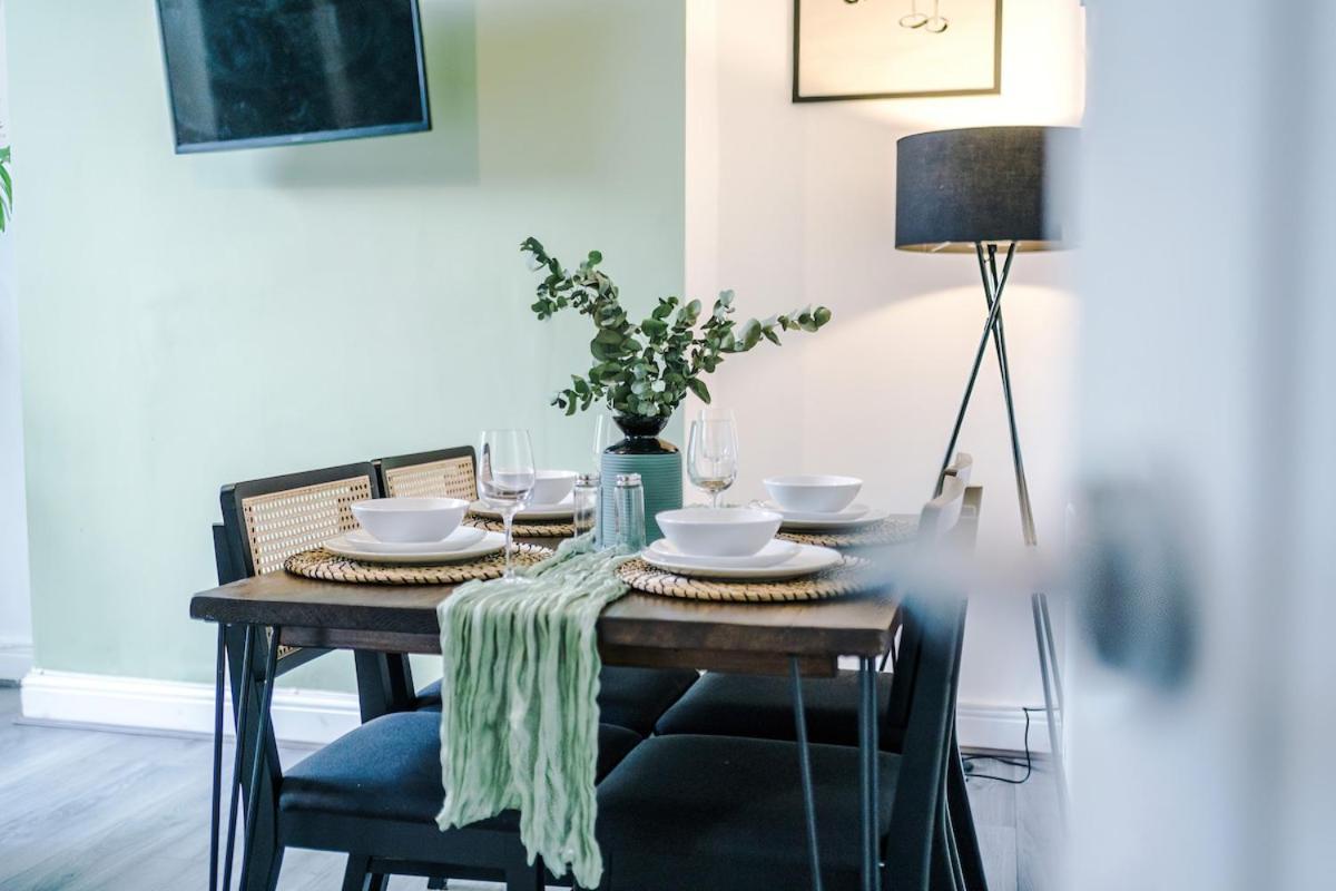 Holiday home Anfield Townhouse Sleeps 12 7min Walk To Stadium *