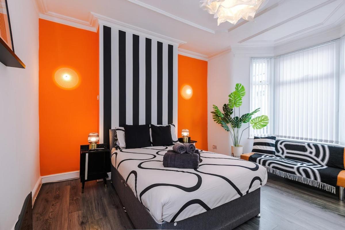 Anfield Townhouse Sleeps 12 7min Walk To Stadium Holiday home