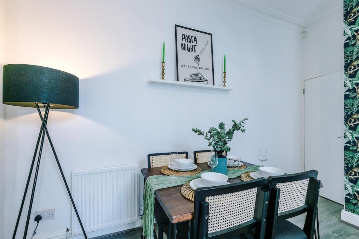 Anfield Townhouse Sleeps 12 7min Walk To Stadium Holiday home