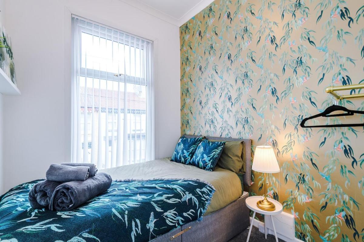 Holiday home Anfield Townhouse Sleeps 12 7min Walk To Stadium Liverpool