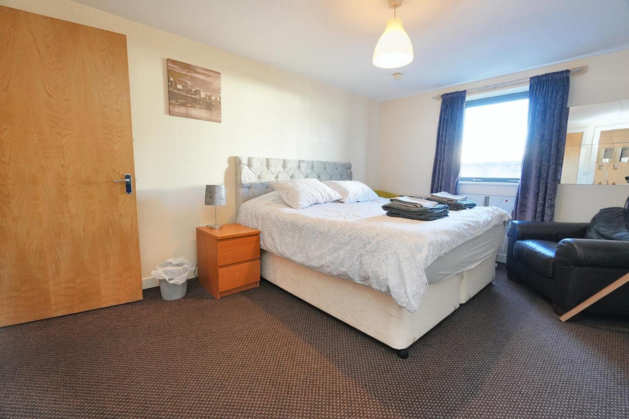 Cancer Square Free Parking Sleeps 8 Liverpool