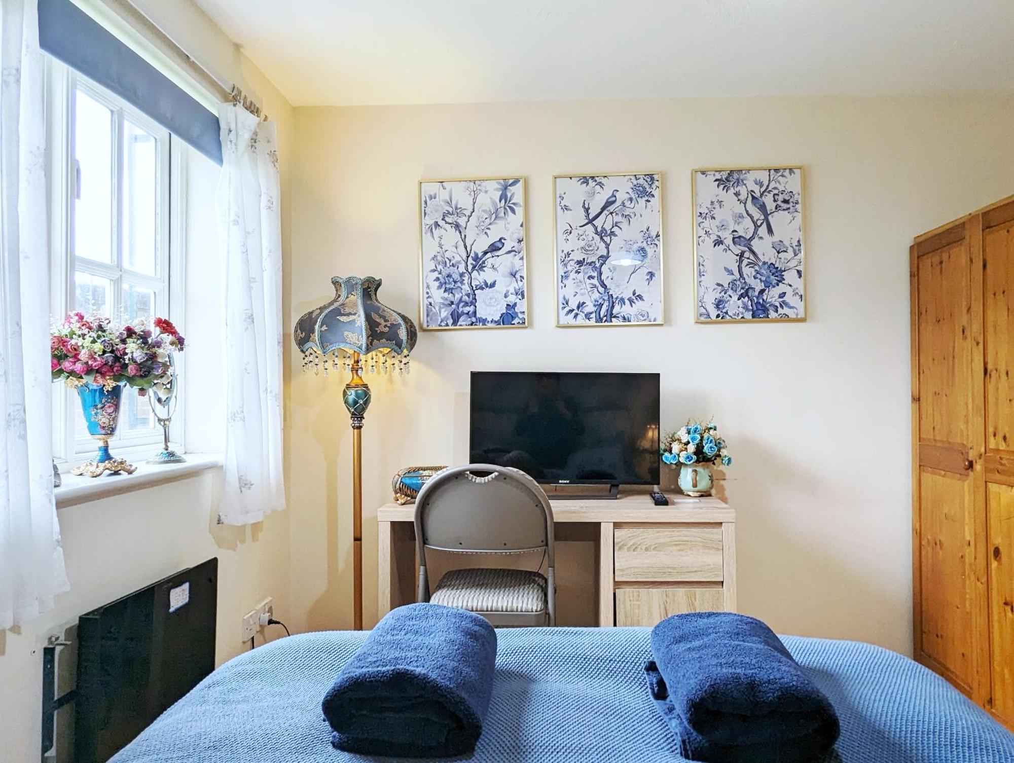 Vintage 3-bed Centre Gem Free Parking