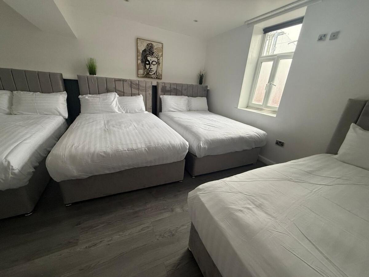 Amazing 10 Bed On Mathew Street Sleeps 18 *
