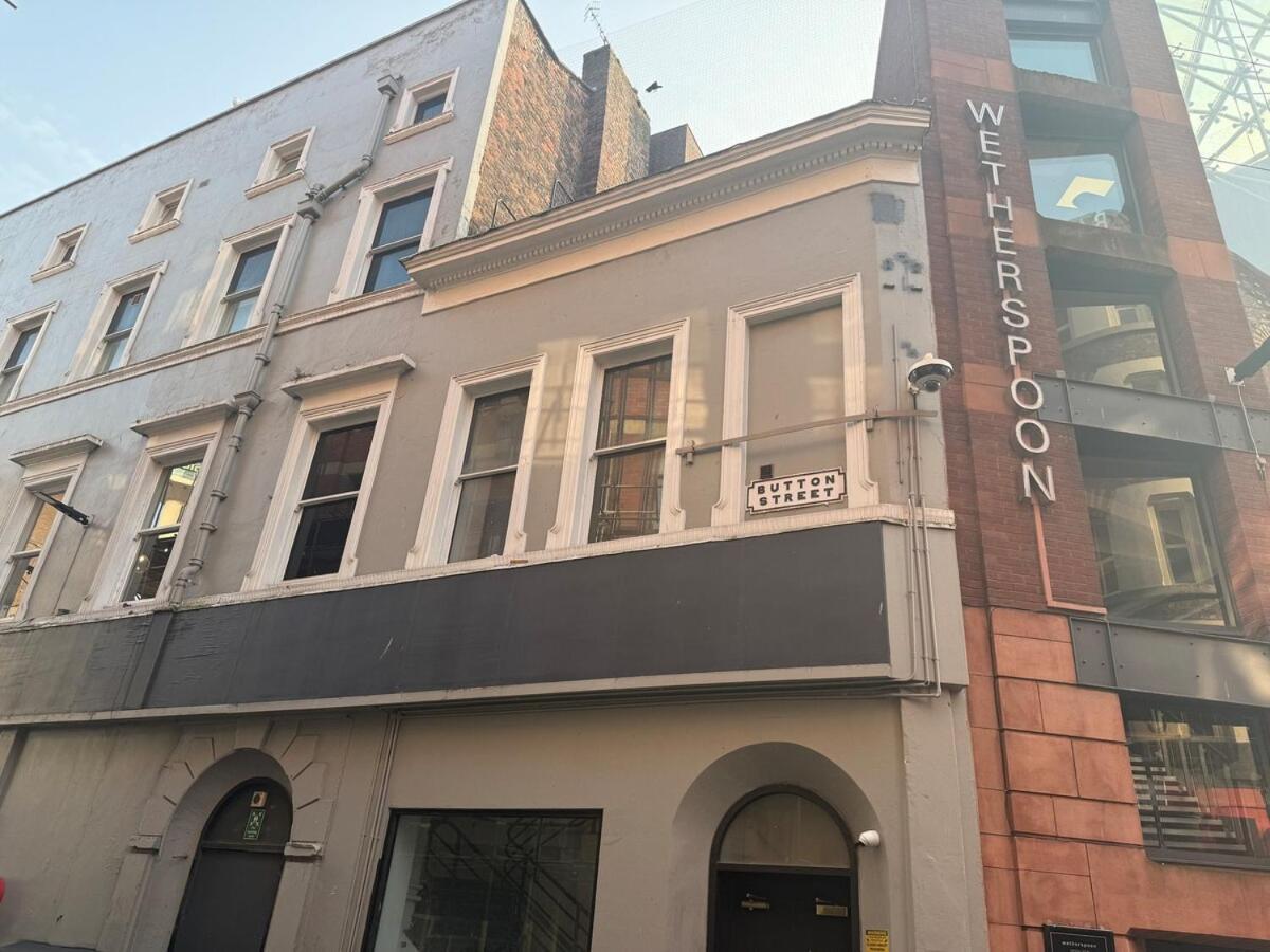 Amazing 10 Bed On Mathew Street Sleeps 18