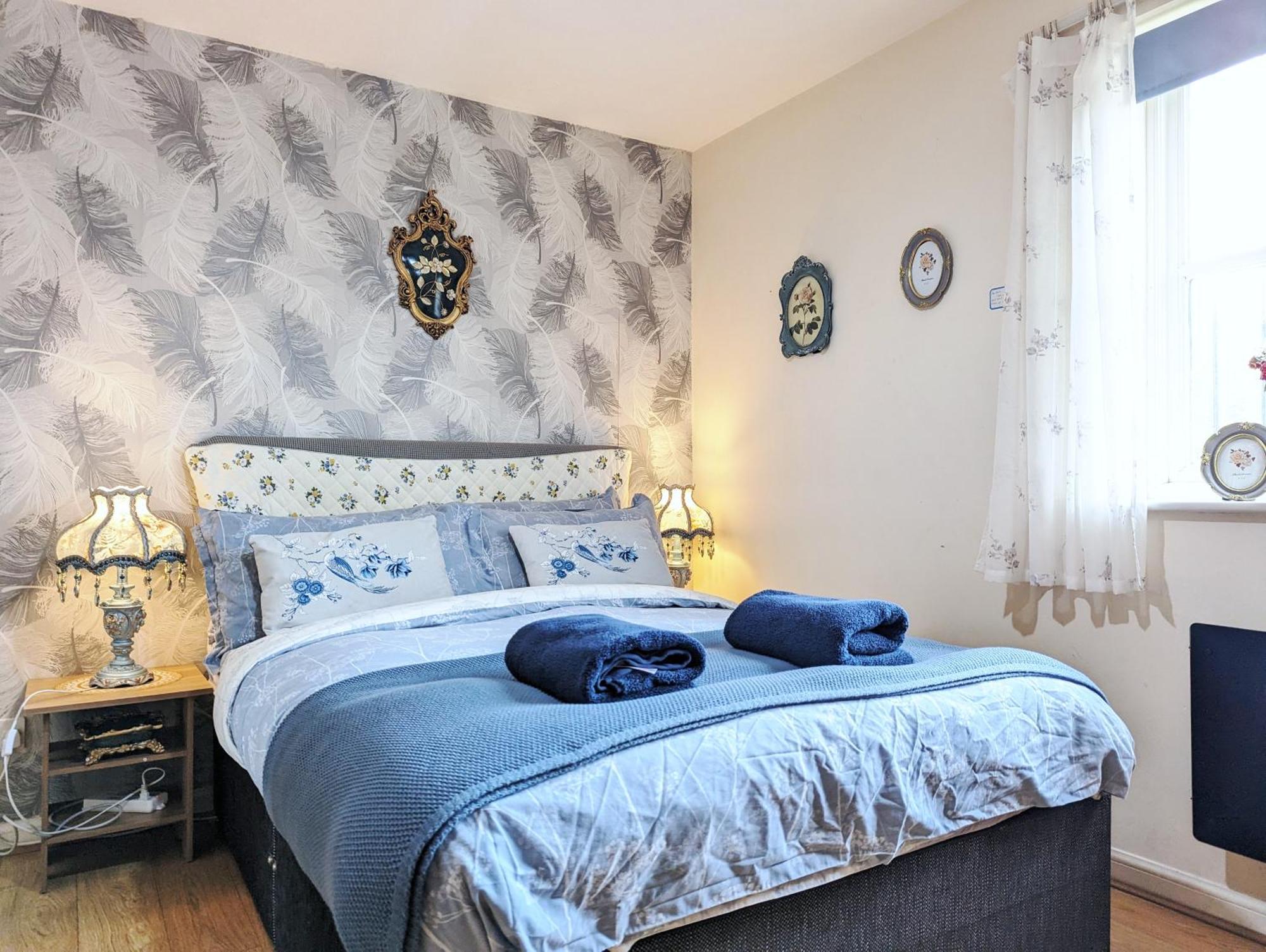 Vintage 3-bed Centre Gem Free Parking Apartment Liverpool