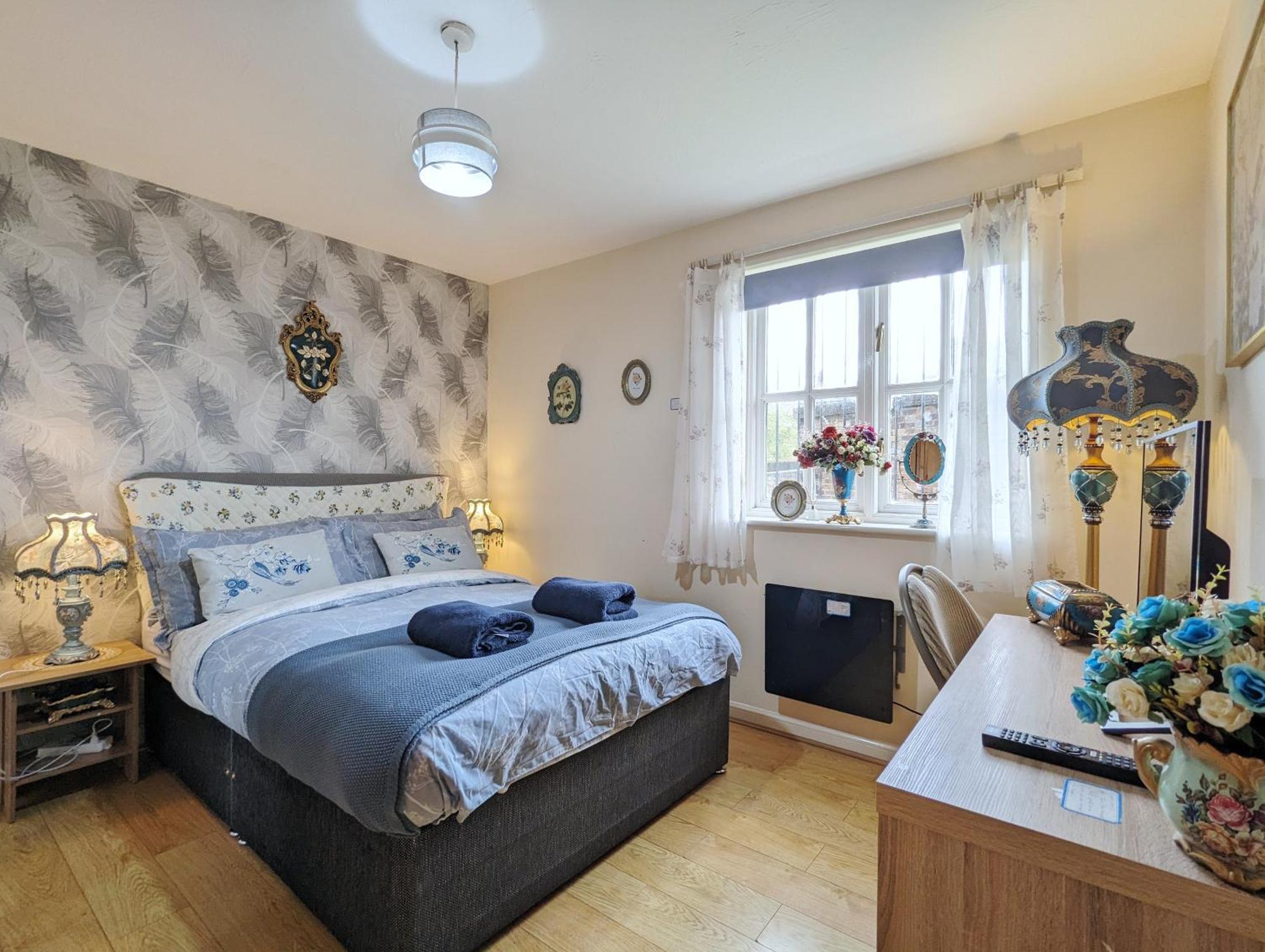 Vintage 3-bed Centre Gem Free Parking *