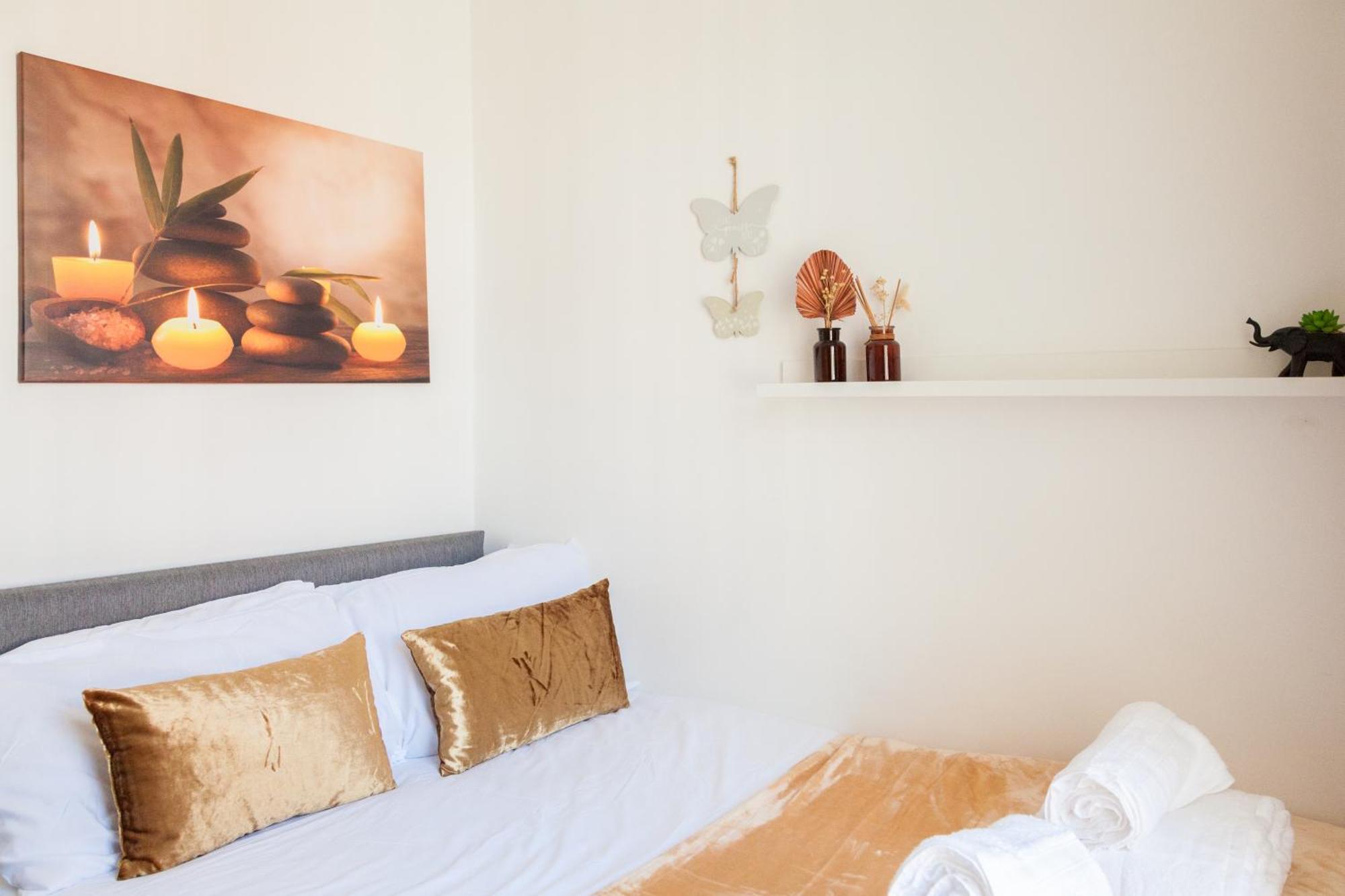Holiday home Reduction On Short - Perfect For Large Groups, 8min Walk To Stadium, Comfy House With Parking Liverpool