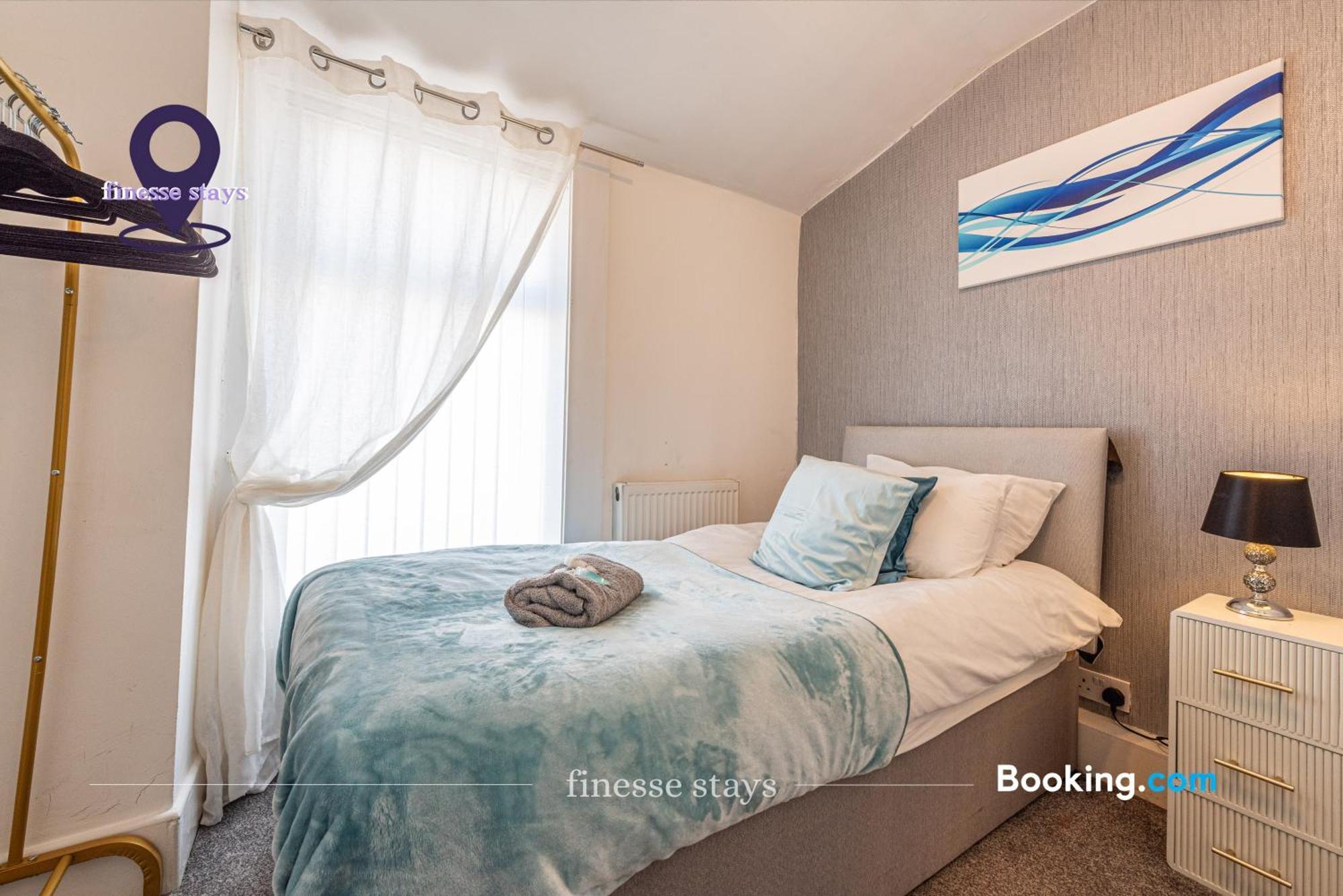 Last-minute Specials L Premium Offers L 4bdr House By Finesse Short Lets & Serviced With Free Wifi Holiday home *