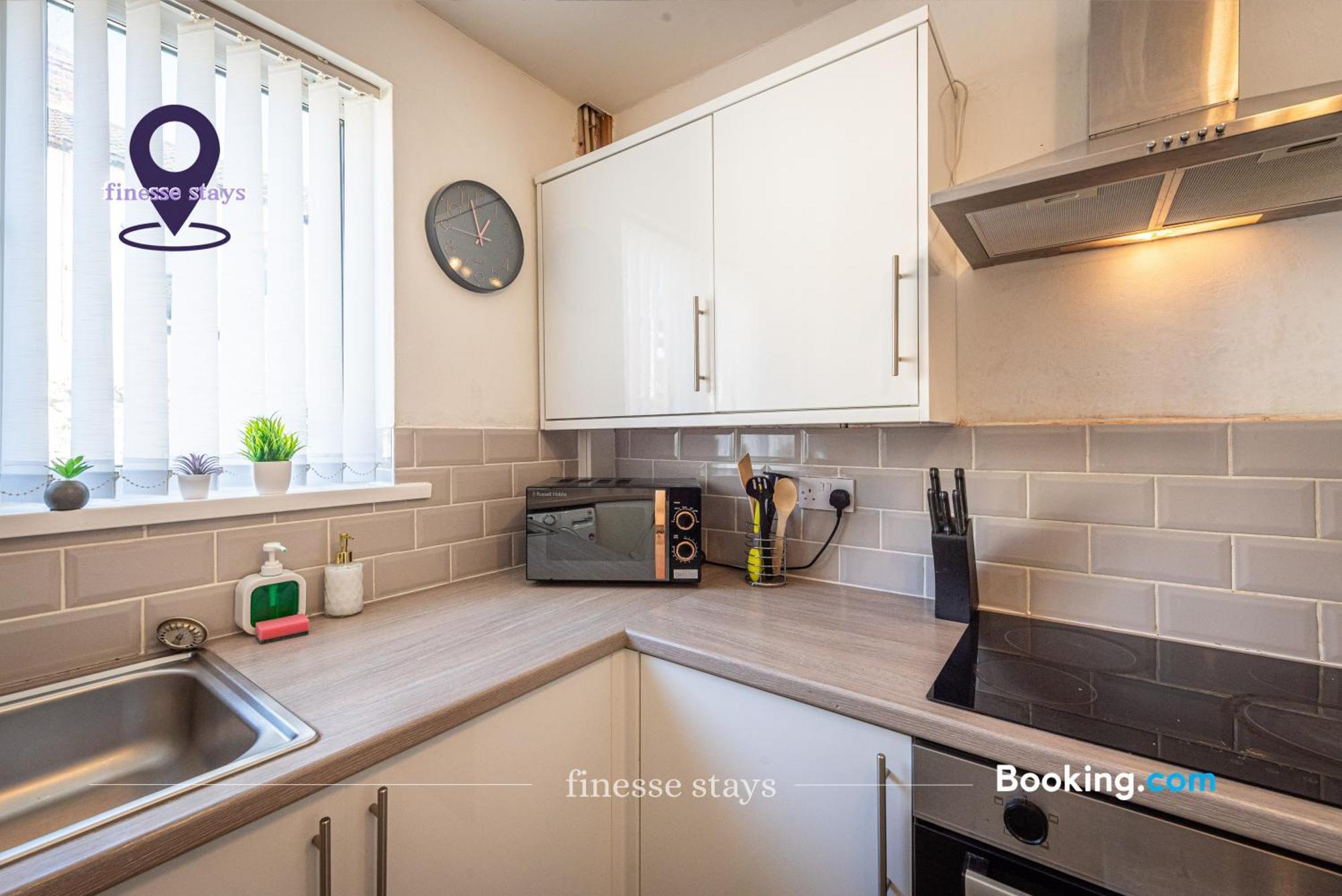 Last-minute Specials L Premium Offers L 4bdr House By Finesse Short Lets & Serviced With Free Wifi