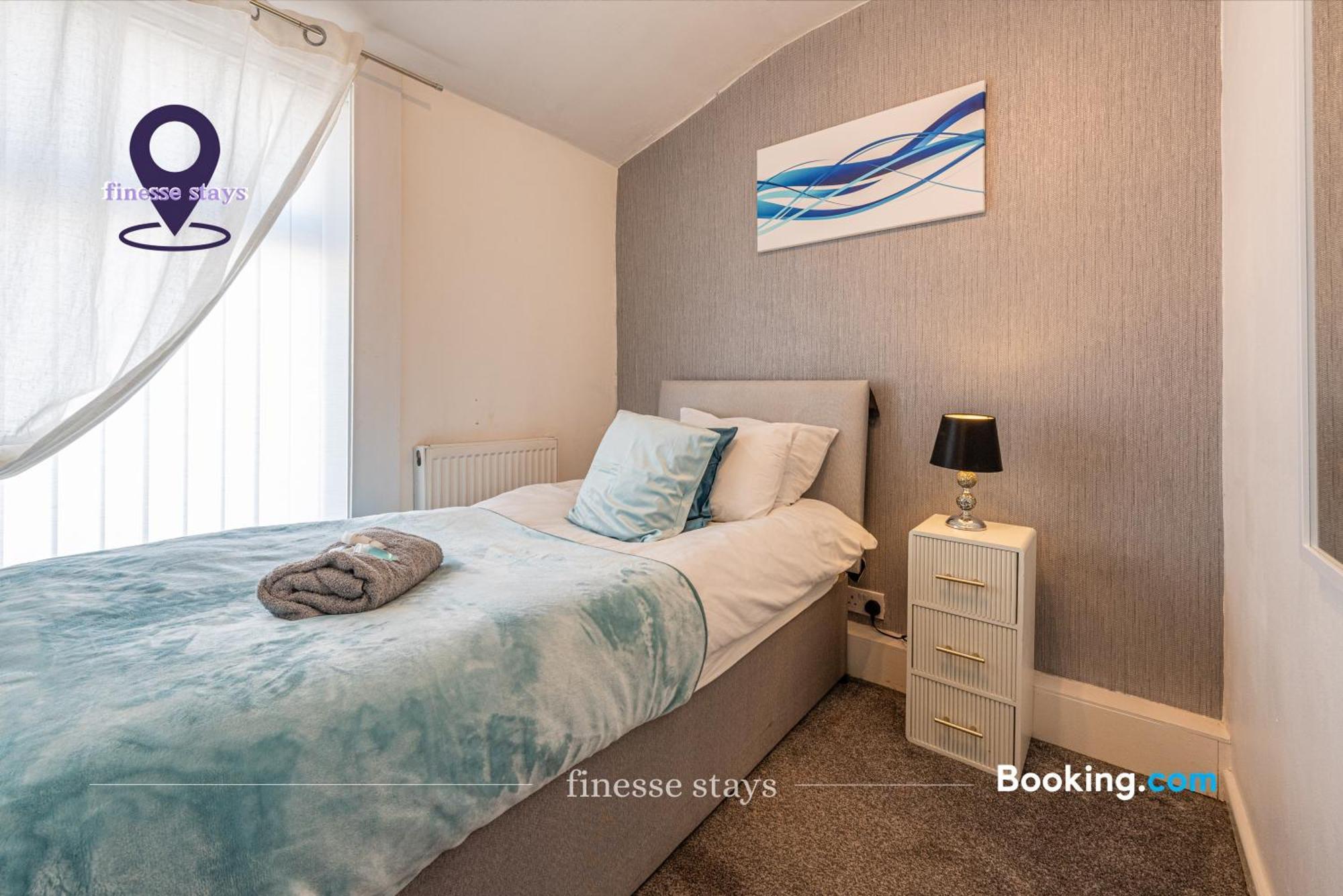 Last-minute Specials L Premium Offers L 4bdr House By Finesse Short Lets & Serviced With Free Wifi Holiday home