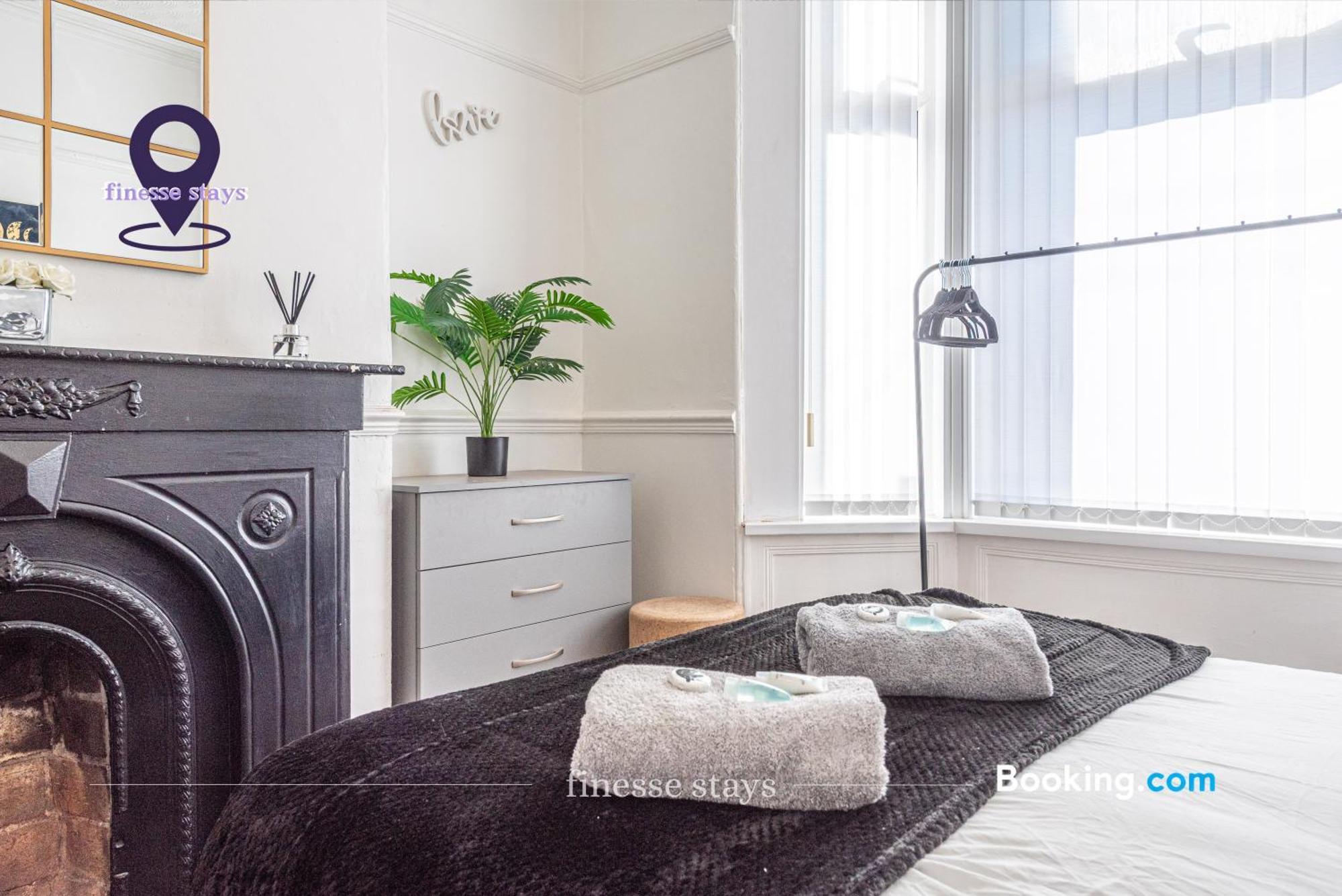 Last-minute Specials L Premium Offers L 4bdr House By Finesse Short Lets & Serviced With Free Wifi Holiday home *