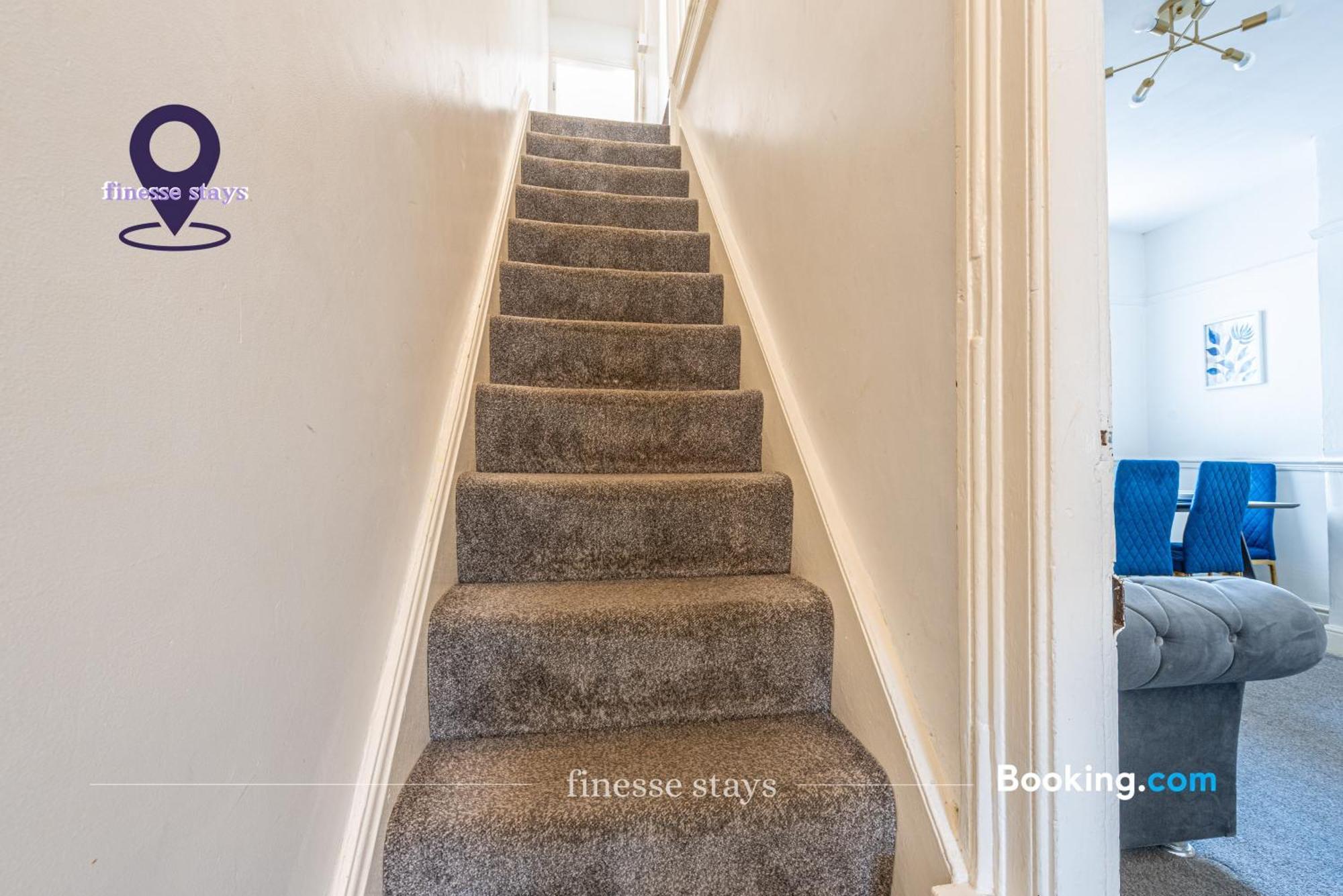 Last-minute Specials L Premium Offers L 4bdr House By Finesse Short Lets & Serviced With Free Wifi Holiday home