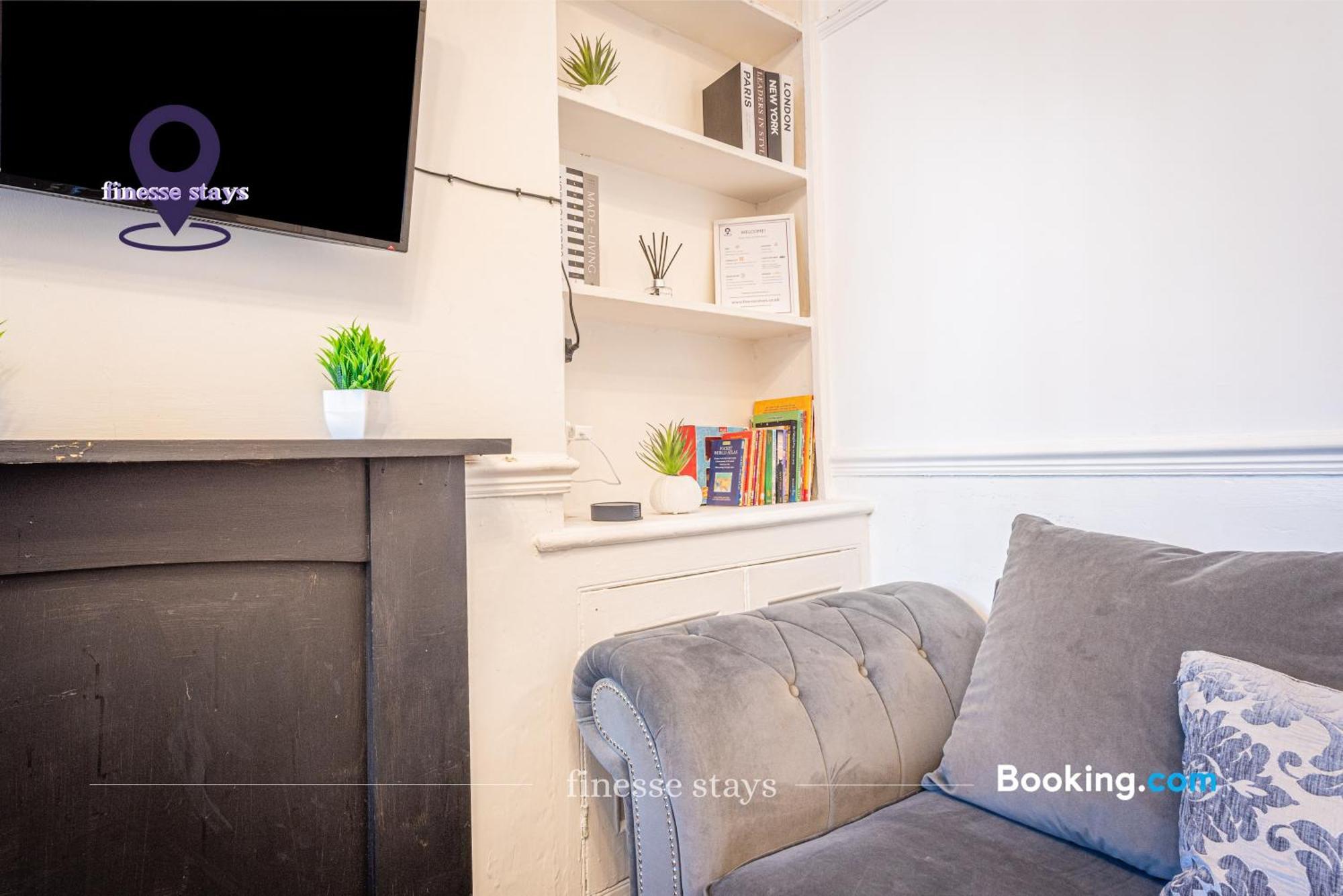 Holiday home Last-minute Specials L Premium Offers L 4bdr House By Finesse Short Lets & Serviced With Free Wifi Liverpool