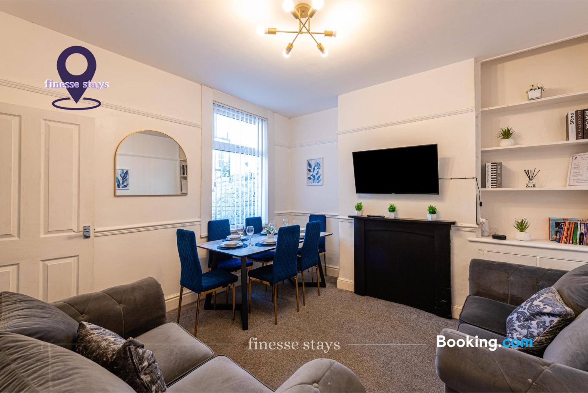 Last-minute Specials L Premium Offers L 4bdr House By Finesse Short Lets & Serviced With Free Wifi Holiday home Liverpool