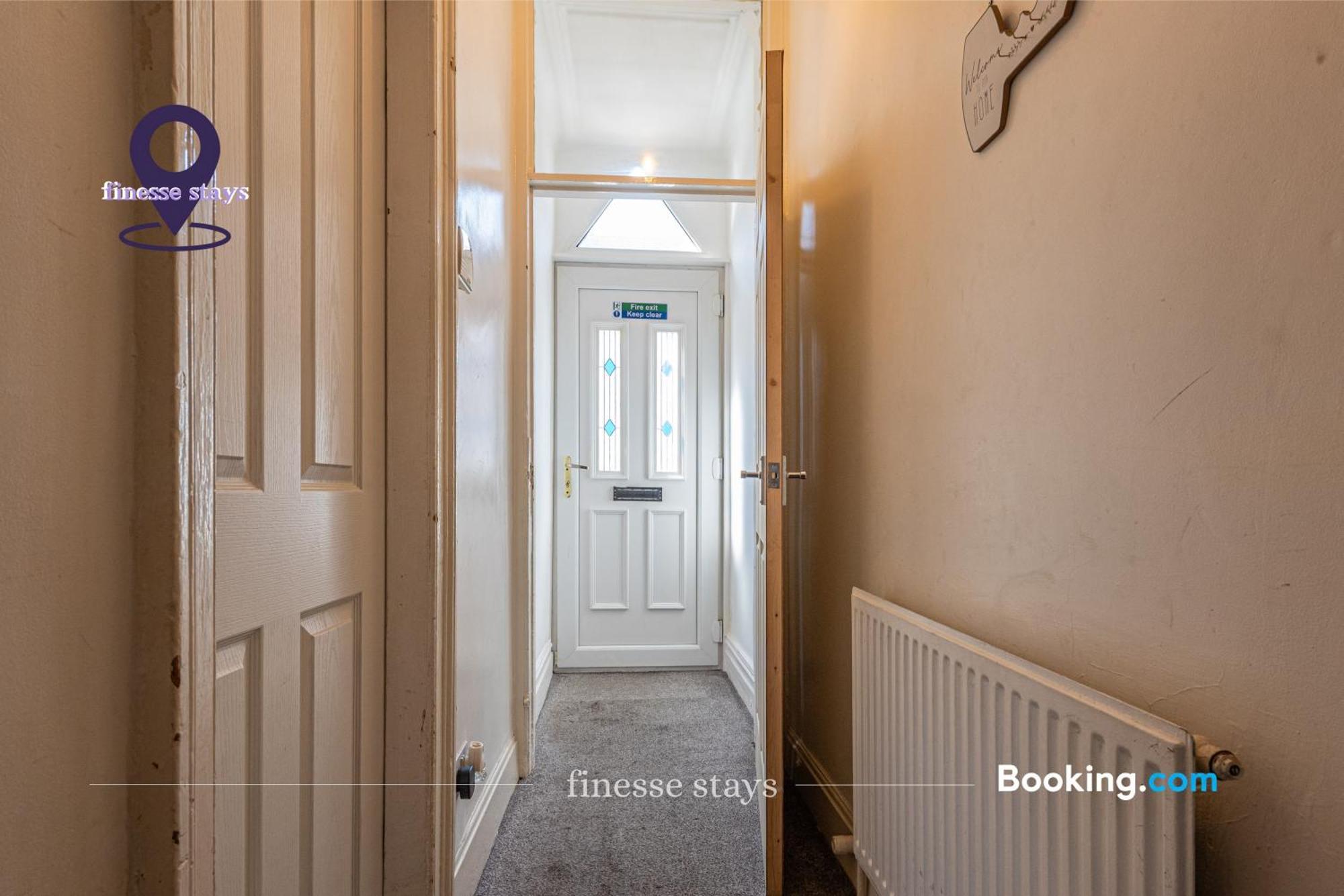 Last-minute Specials L Premium Offers L 4bdr House By Finesse Short Lets & Serviced With Free Wifi Holiday home