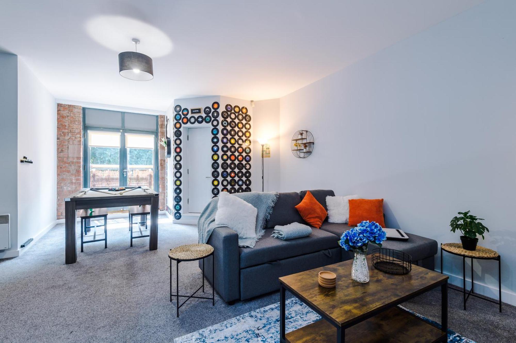 Pool Table, Stunning 2 Bed Flat, Apartment