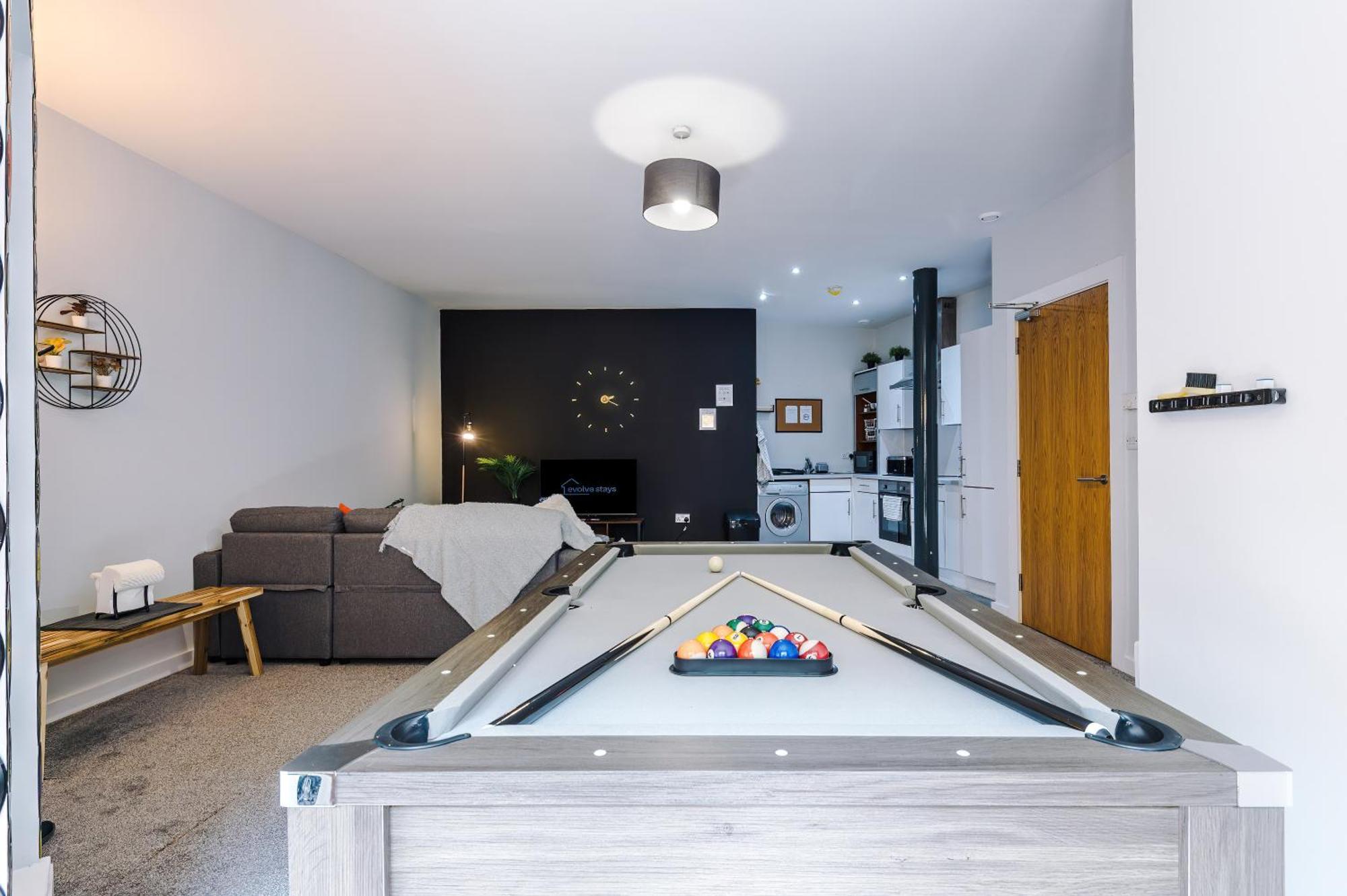Apartment Pool Table, Stunning 2 Bed Flat, Liverpool