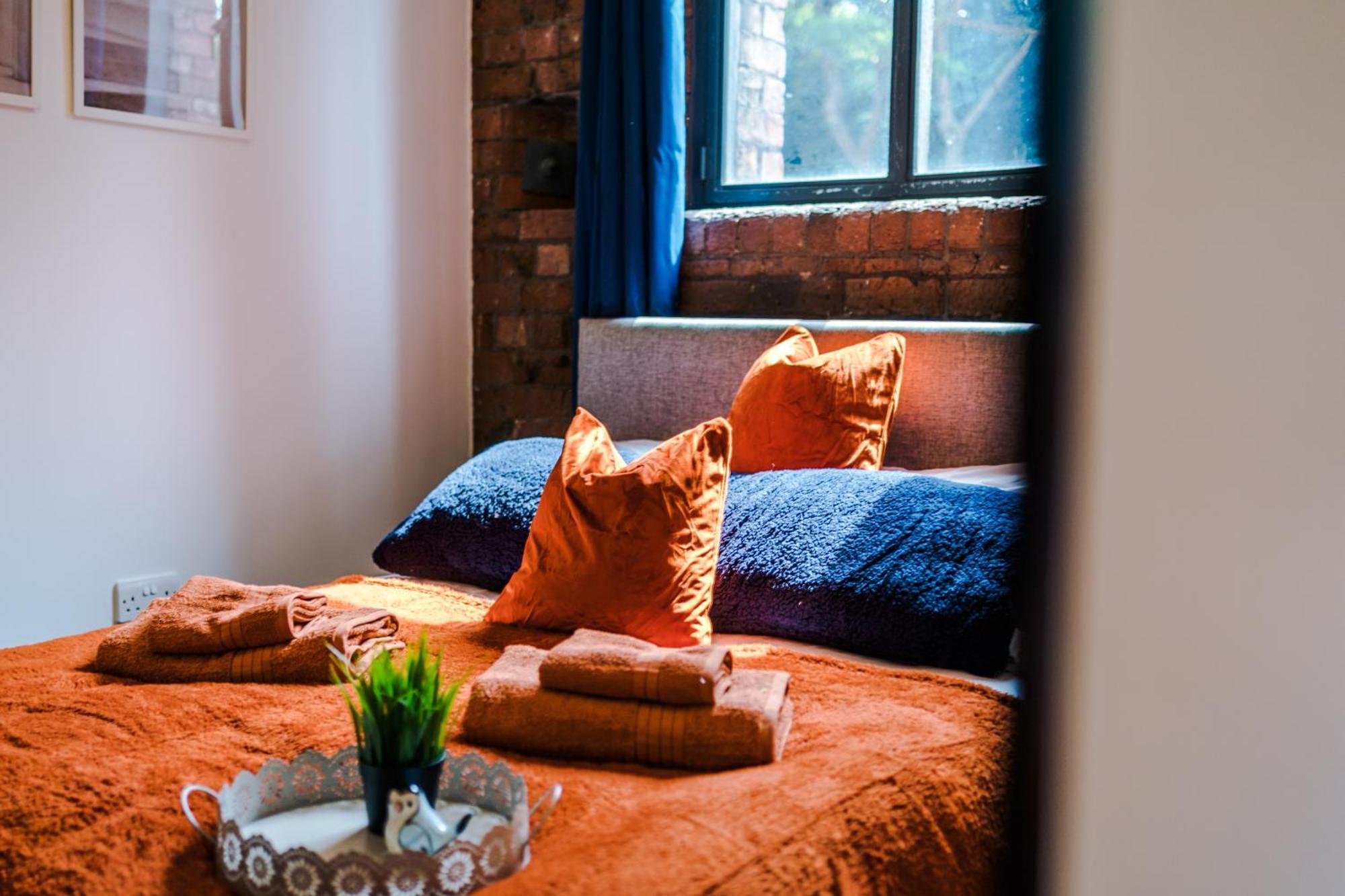 Apartment Pool Table, Stunning 2 Bed Flat, *