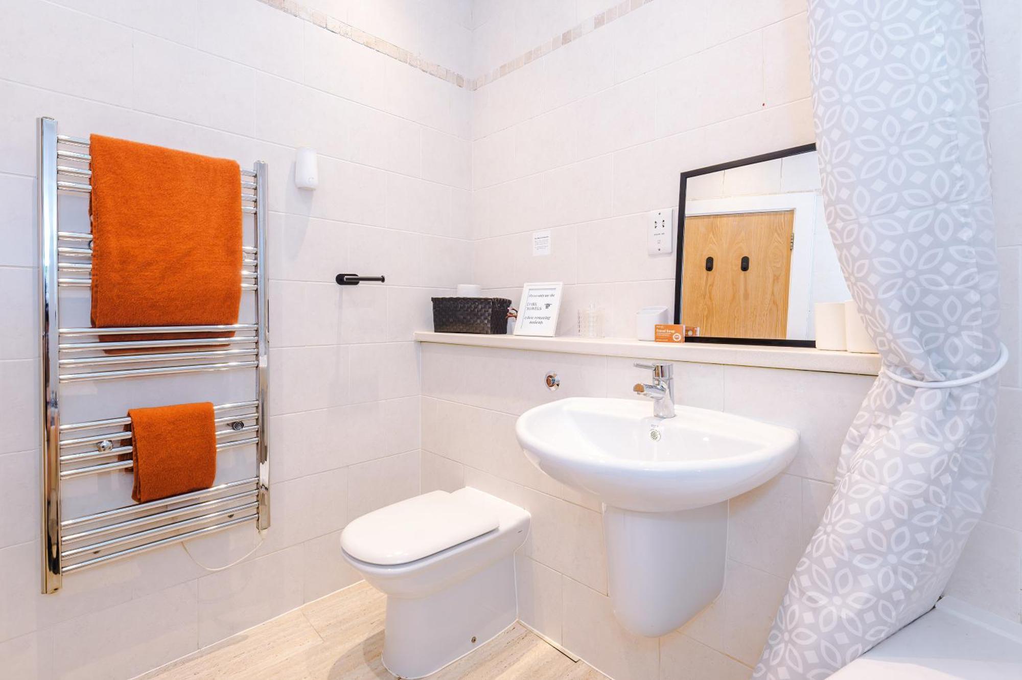 Pool Table, Stunning 2 Bed Flat, Apartment Liverpool