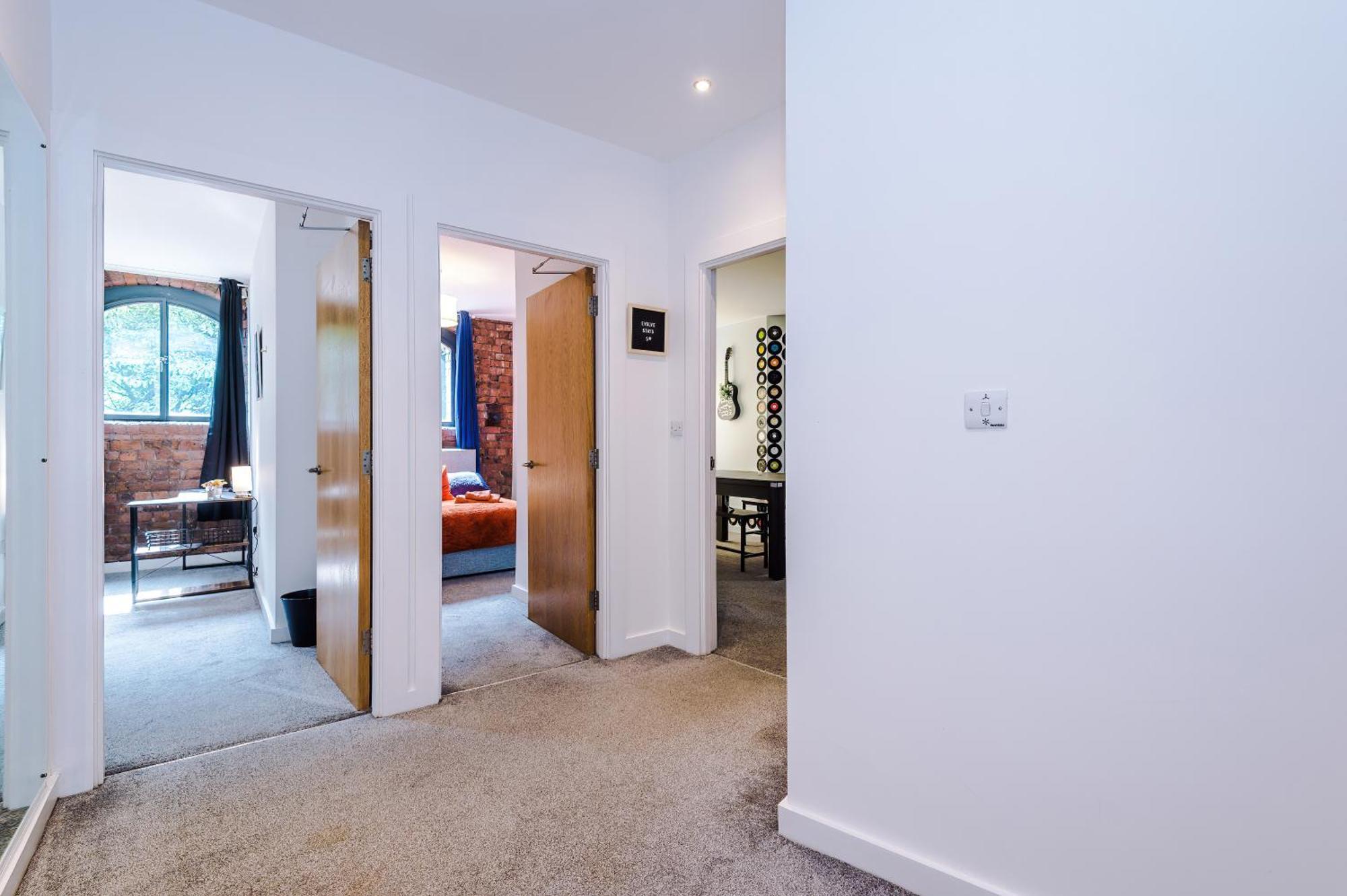 Pool Table, Stunning 2 Bed Flat, Apartment