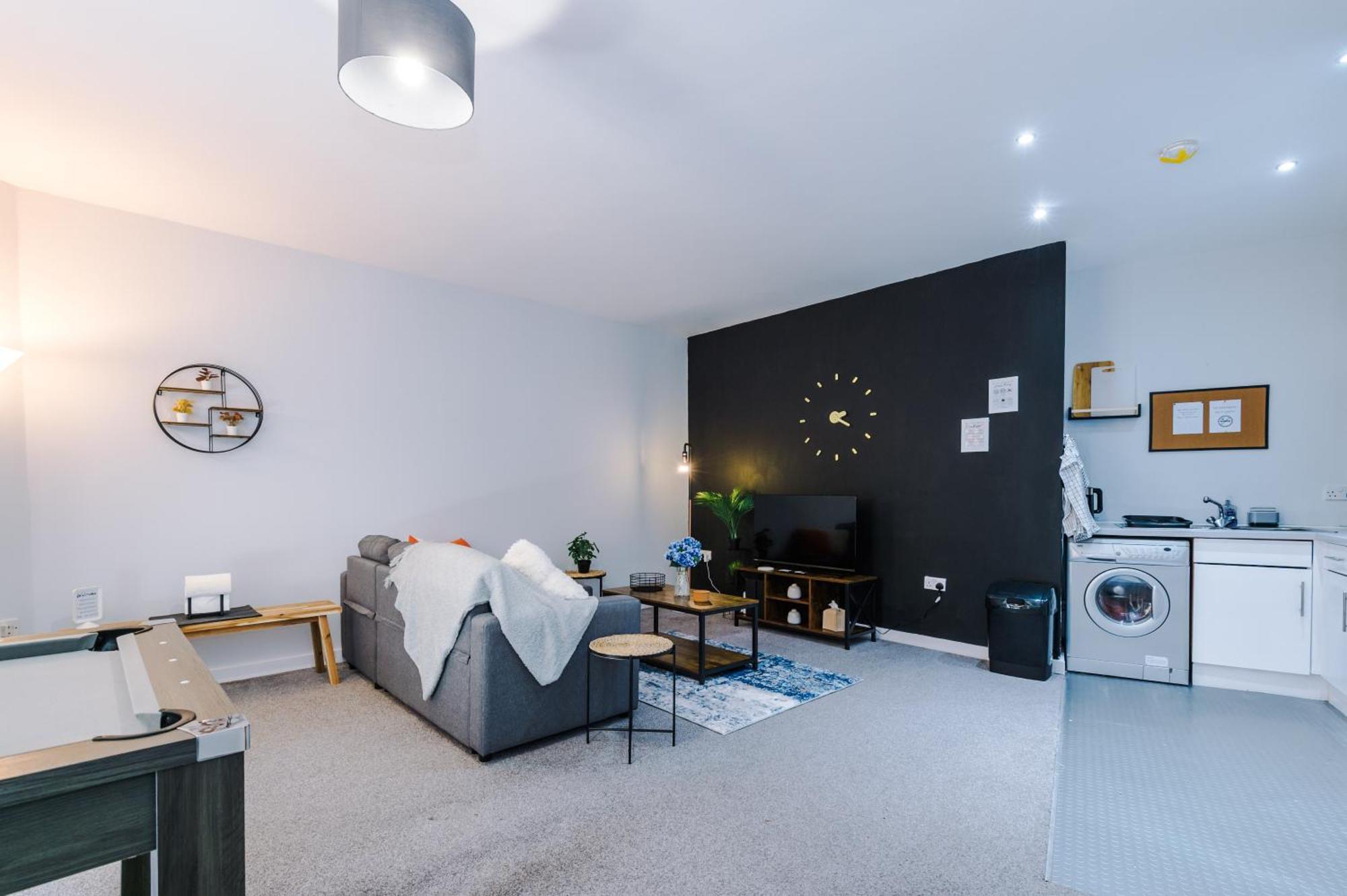 Pool Table, Stunning 2 Bed Flat, Apartment