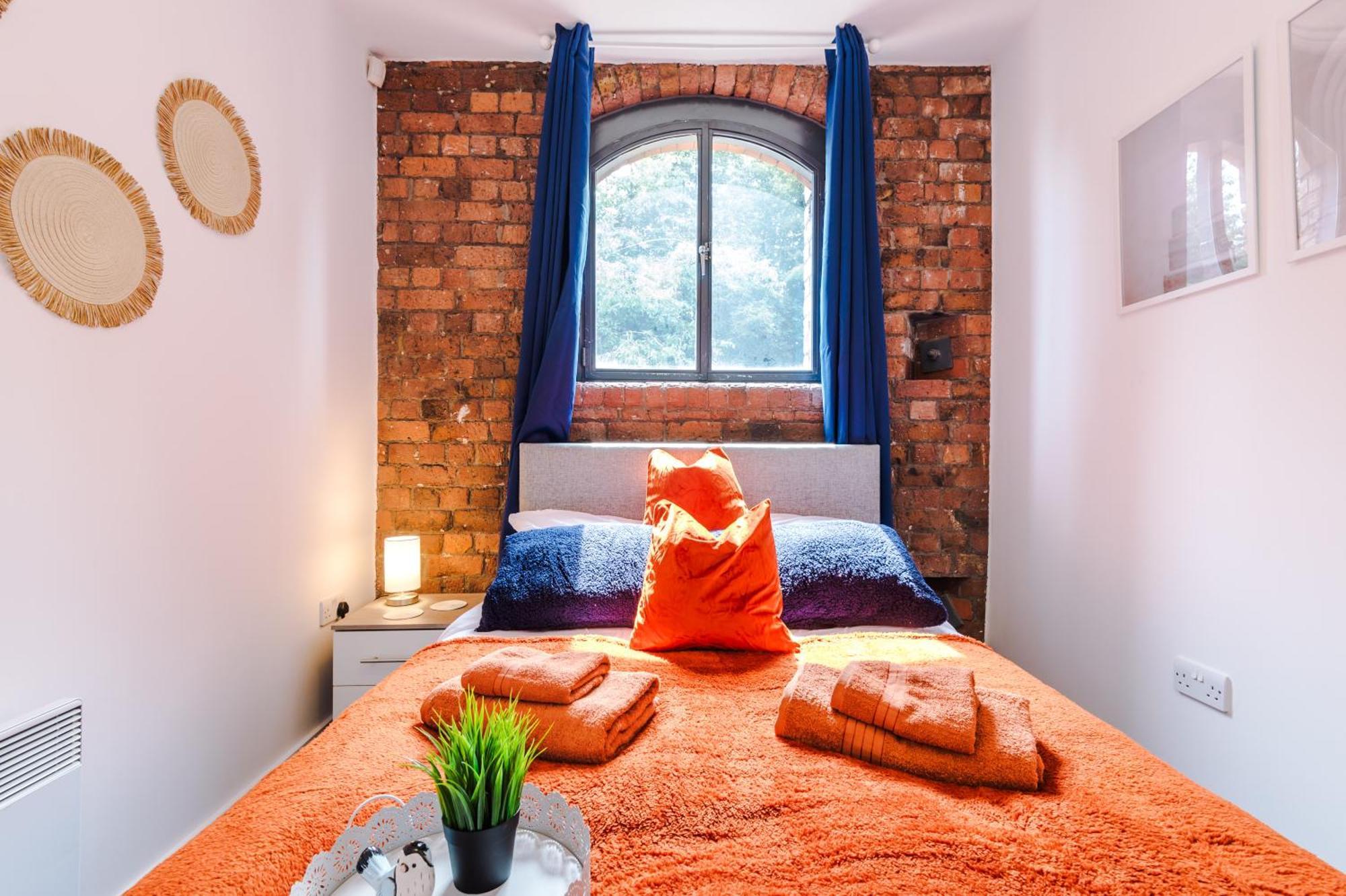 Apartment Pool Table, Stunning 2 Bed Flat,