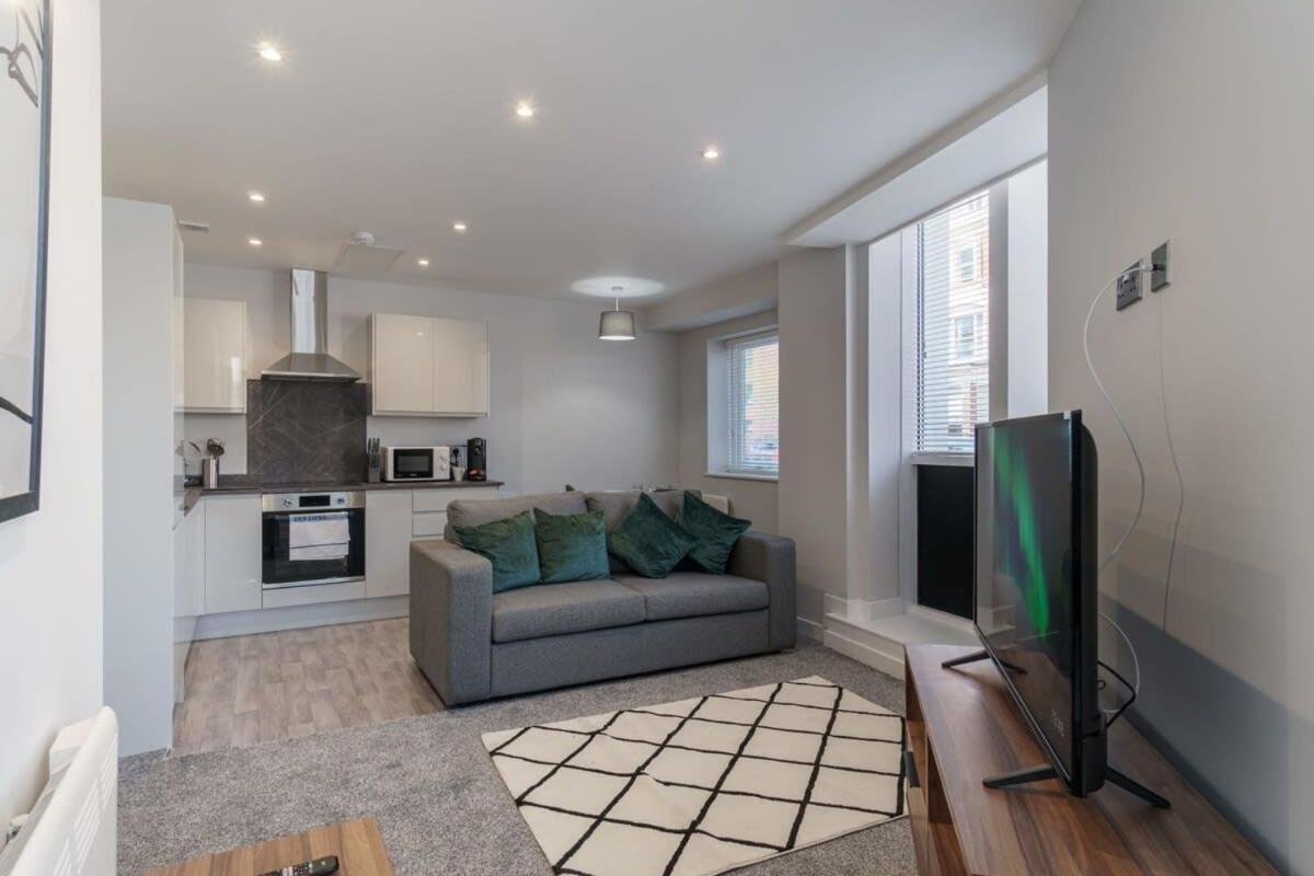 Apartment Spacious 1 Bedroom In Liverpool