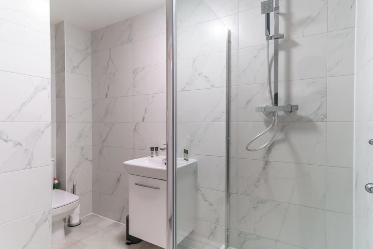 Spacious 1 Bedroom In Liverpool