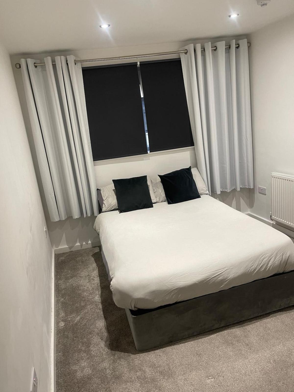 Spacious 2 Bedroom Apartment! Centre Apartment Liverpool