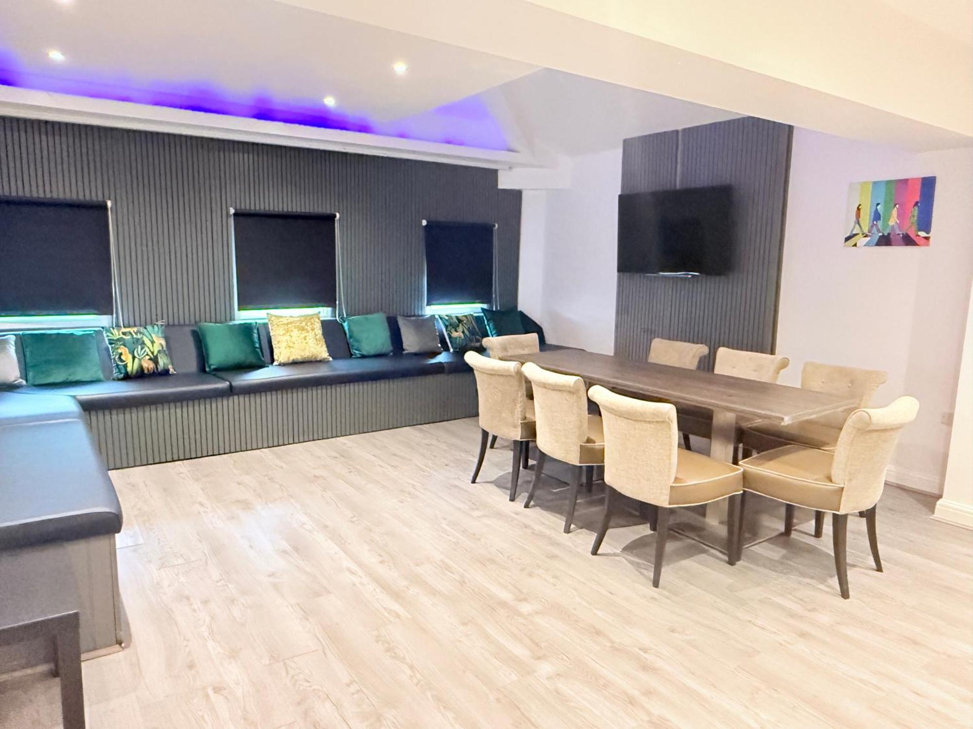 Amazing 10 Bed On Mathew Street Sleeps 18 Liverpool