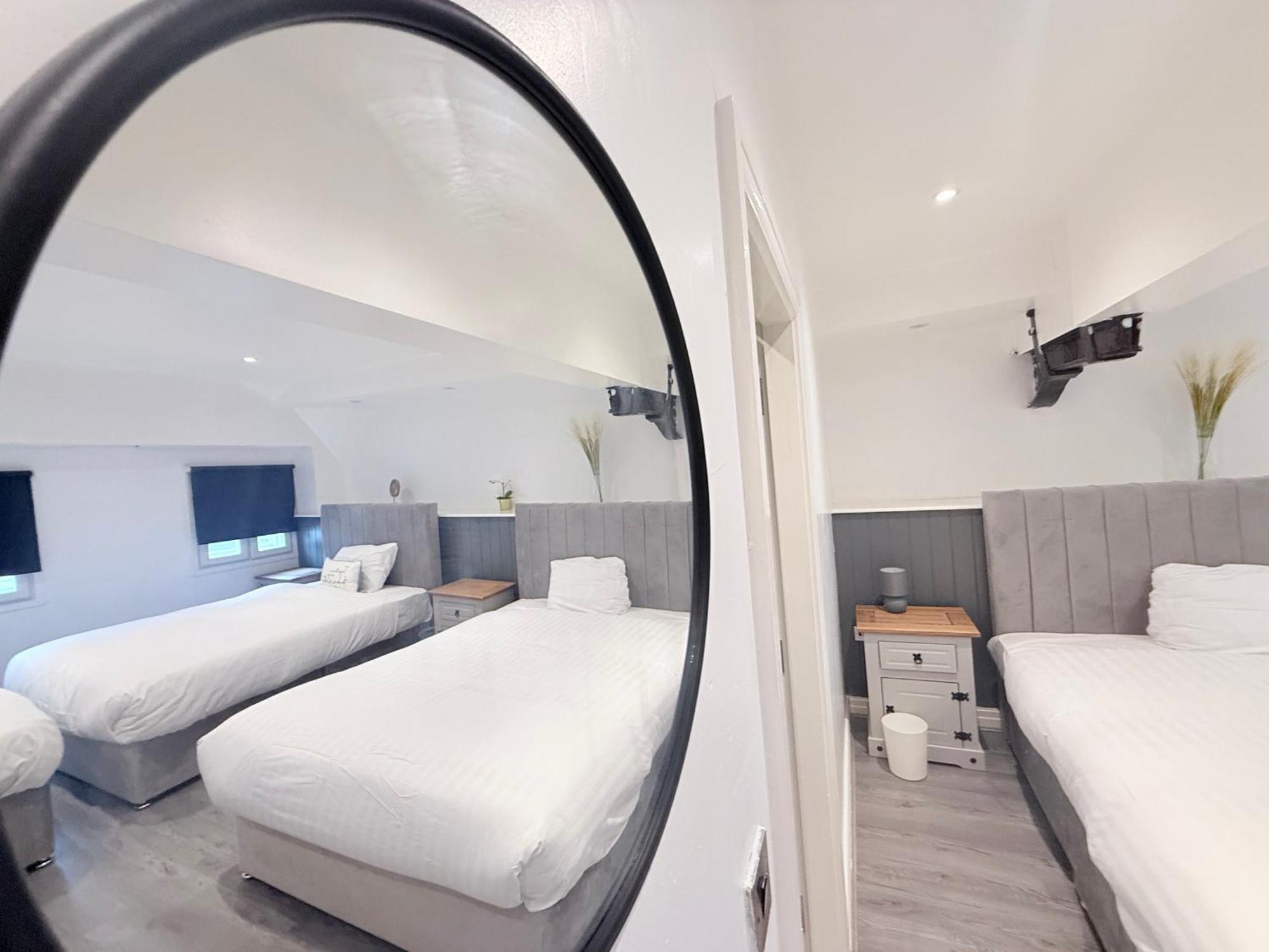 Amazing 10 Bed On Mathew Street Sleeps 18 Liverpool