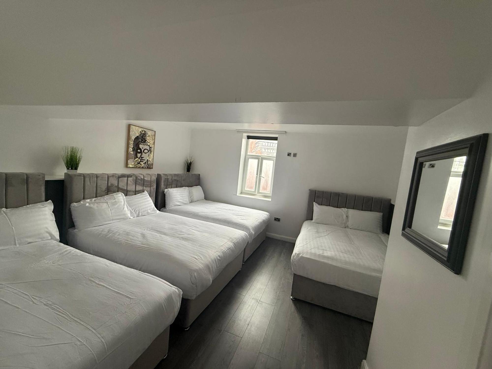 Apartment Amazing 10 Bed On Mathew Street Sleeps 18 Liverpool
